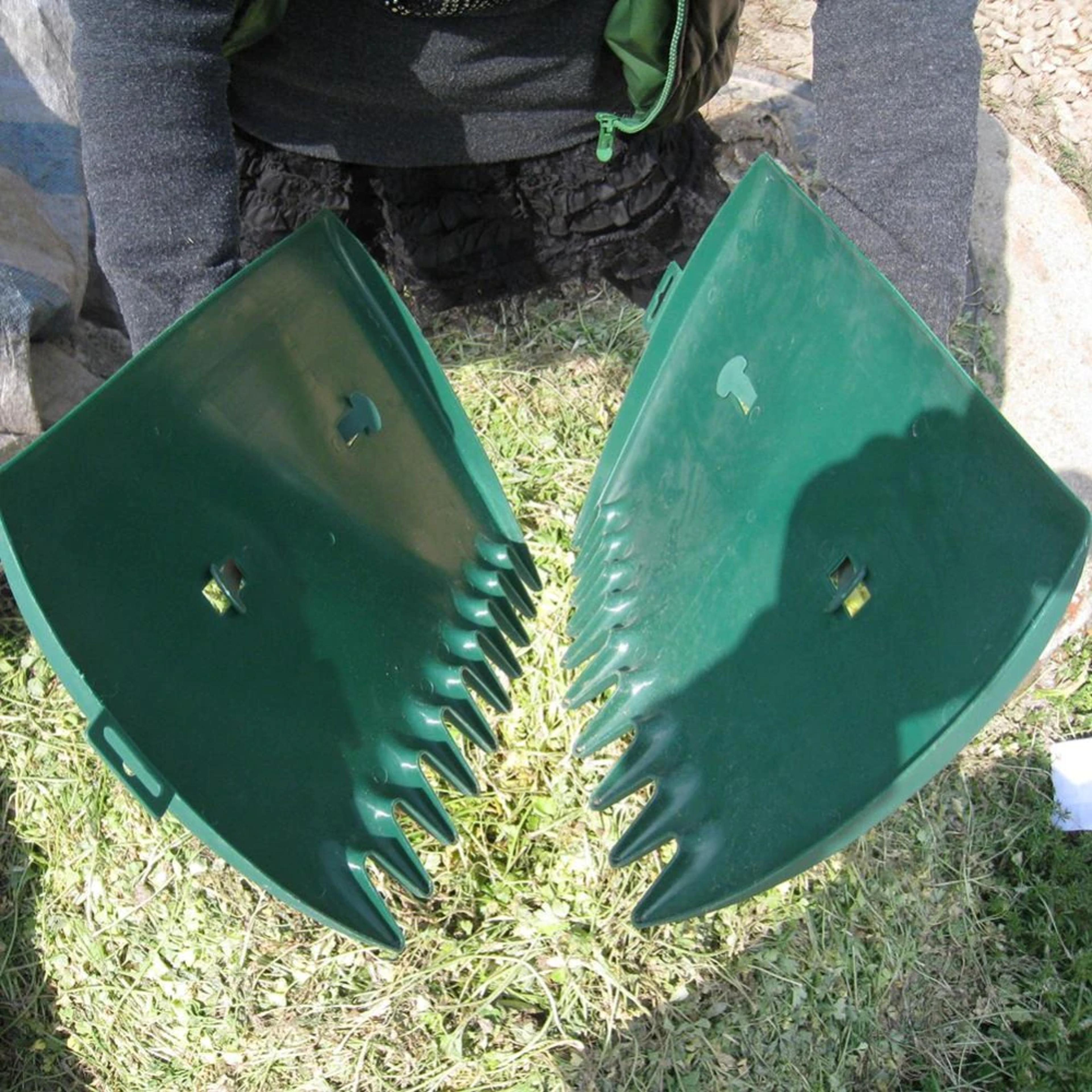 Leaf Grabber Hands For Raking Up Leaves 2
