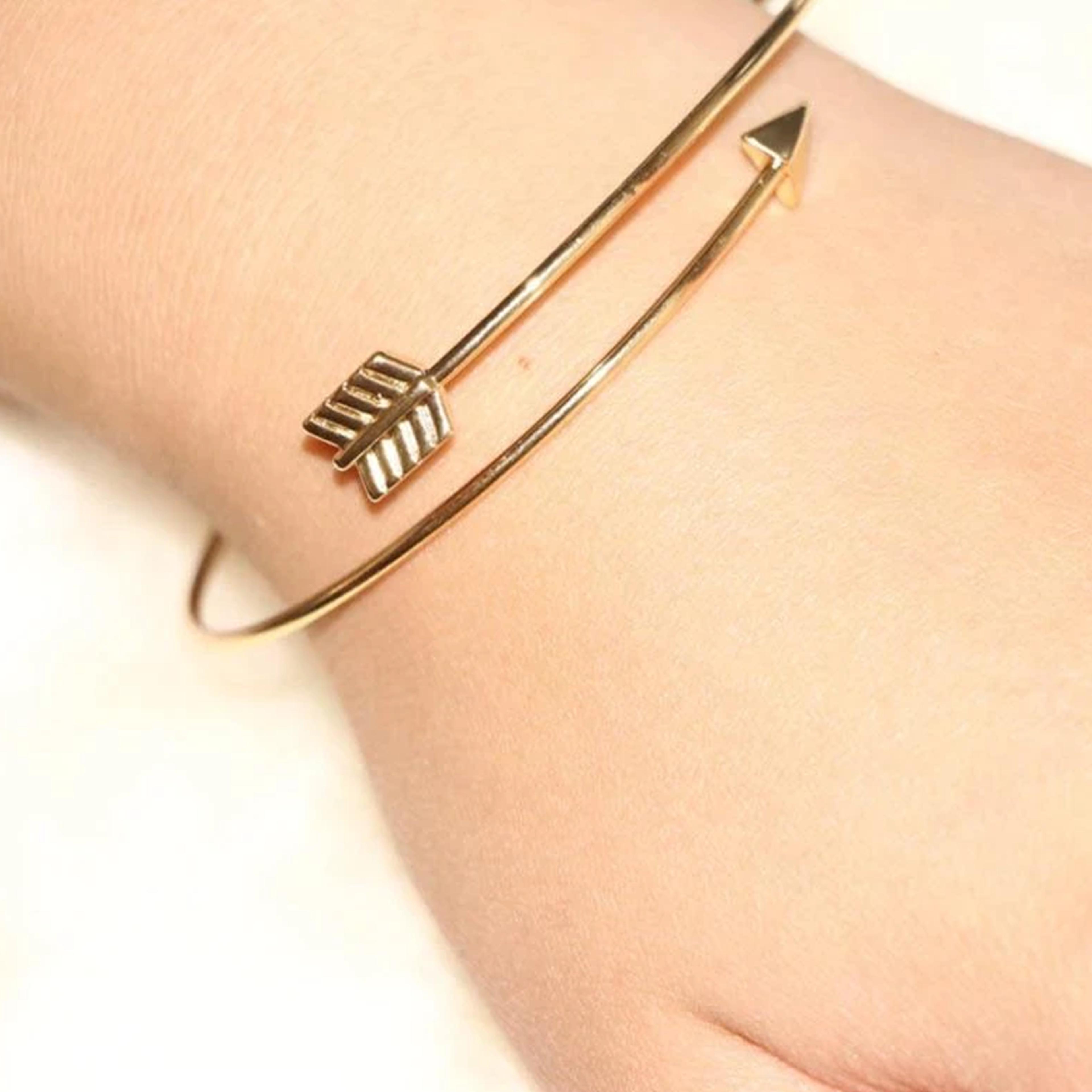 dainty gold arrow bracelet