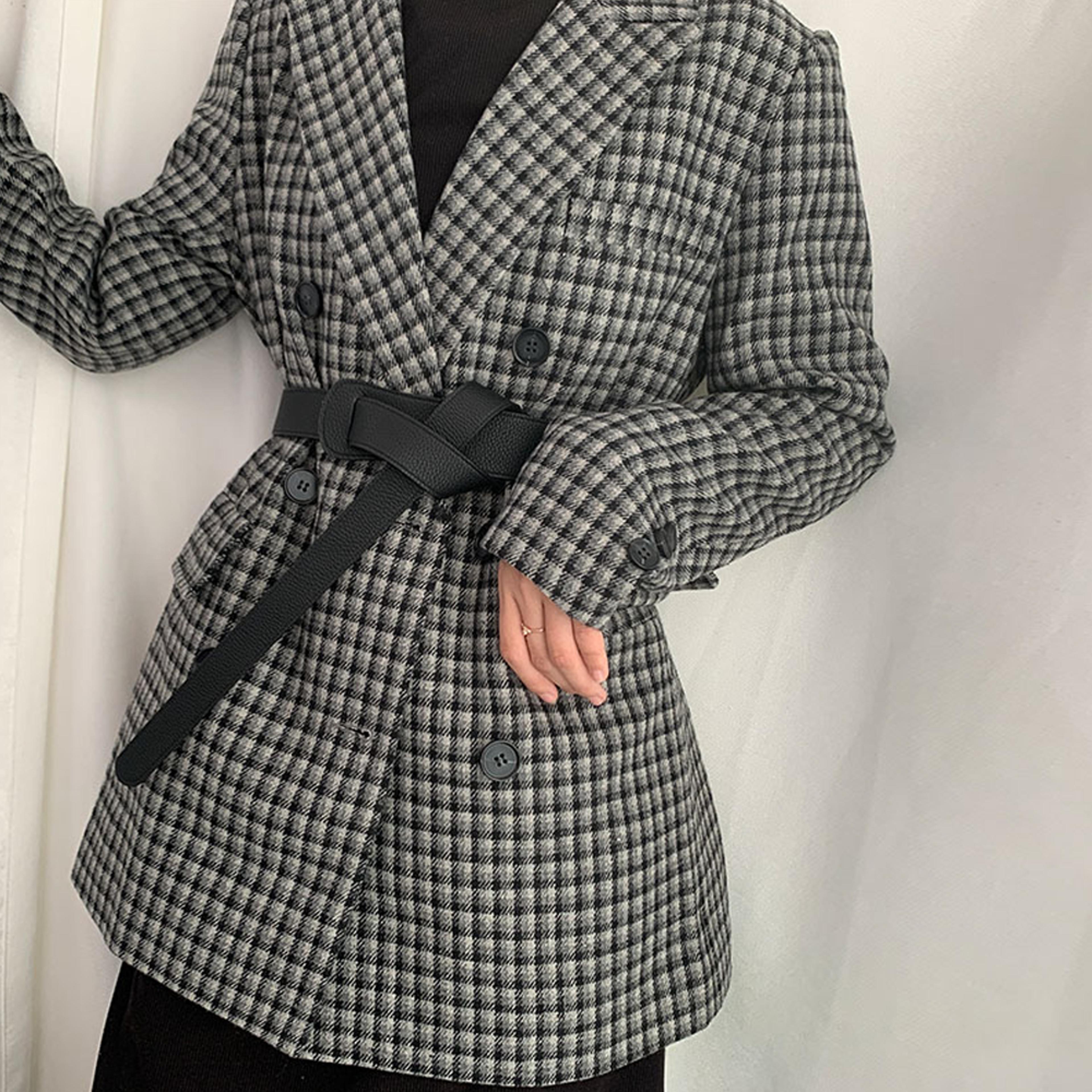 simply elegant buckle-free knot belt