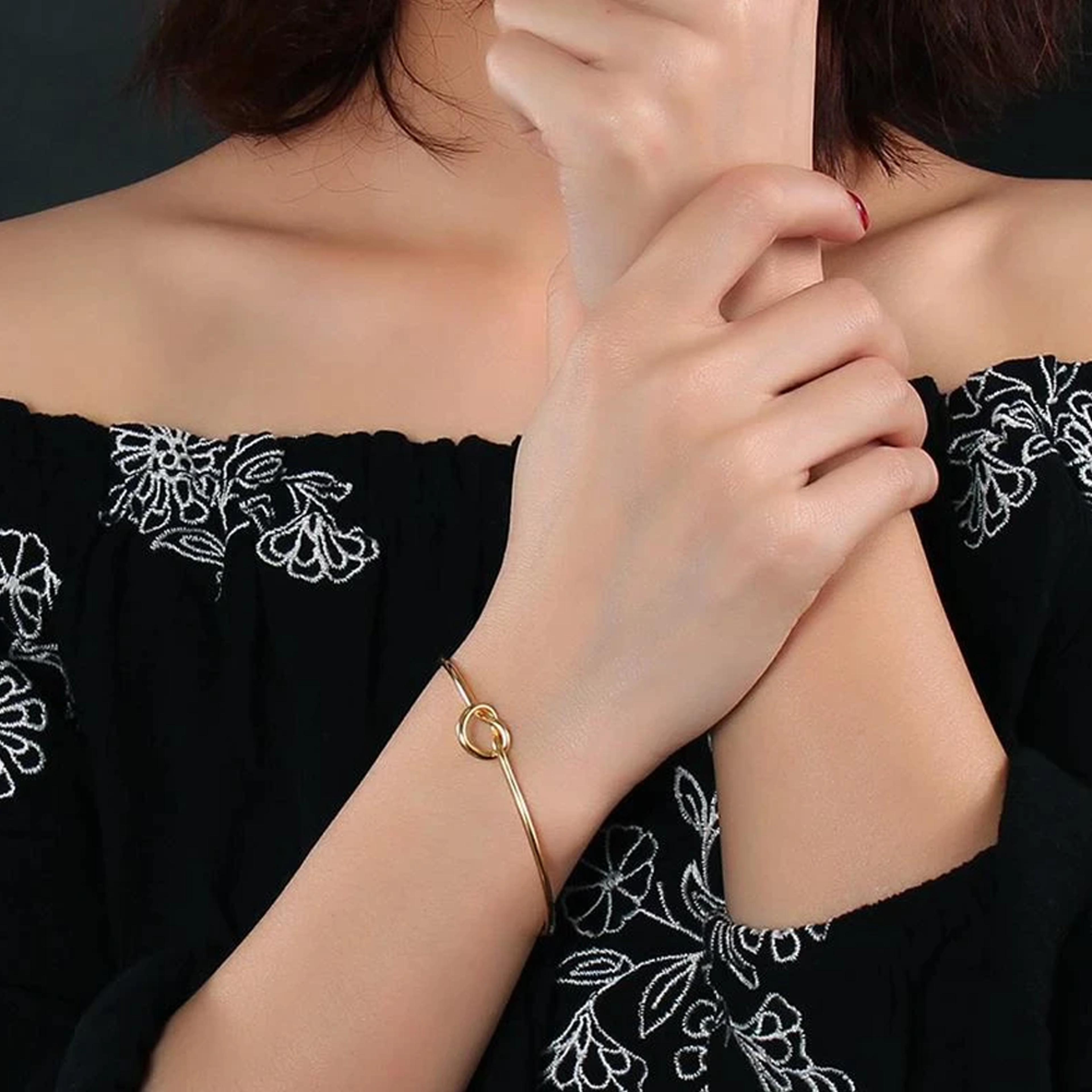 tying the knot bracelet