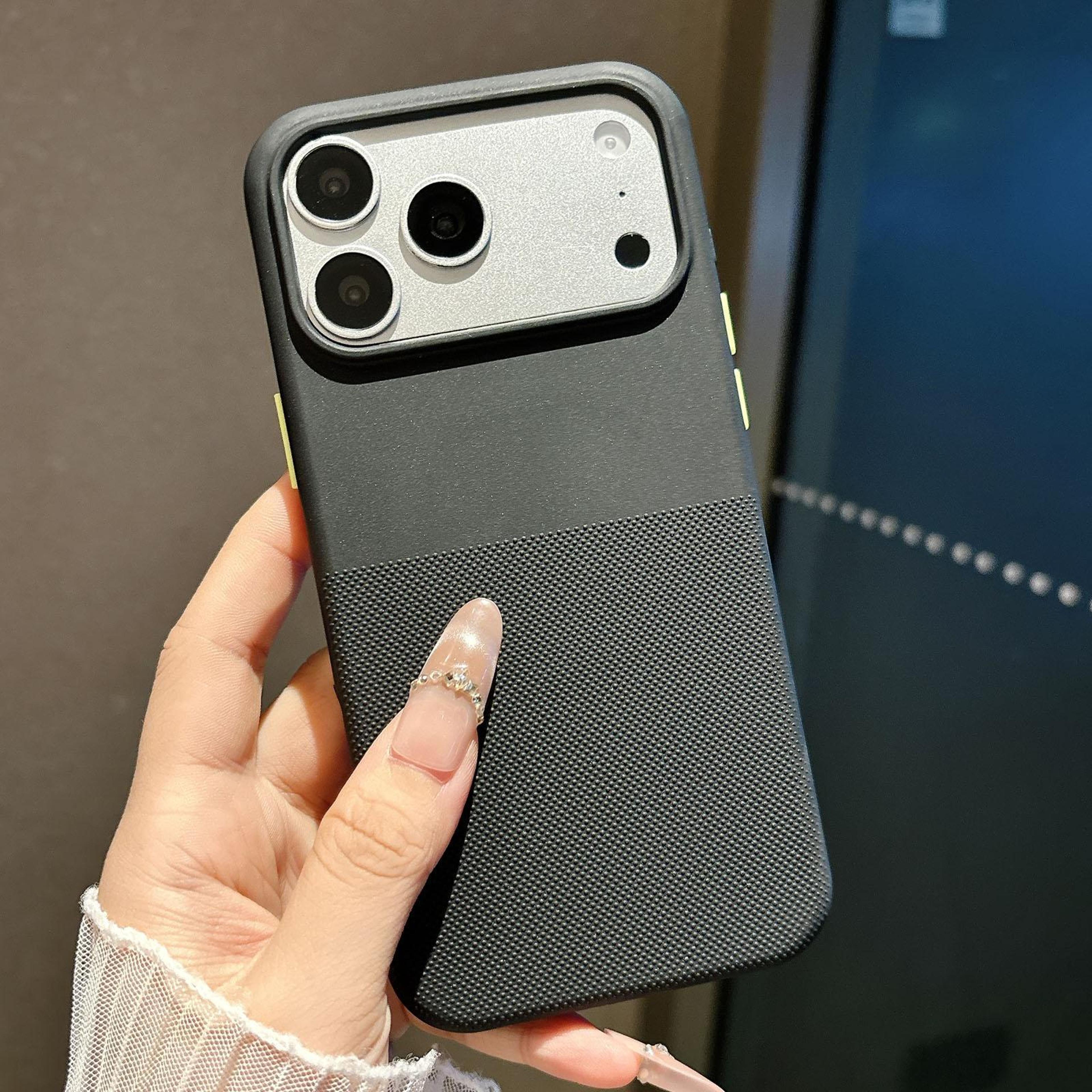 Polka Dot TPU Fleece Phone Case For IPhone 18 Pro Max 0
