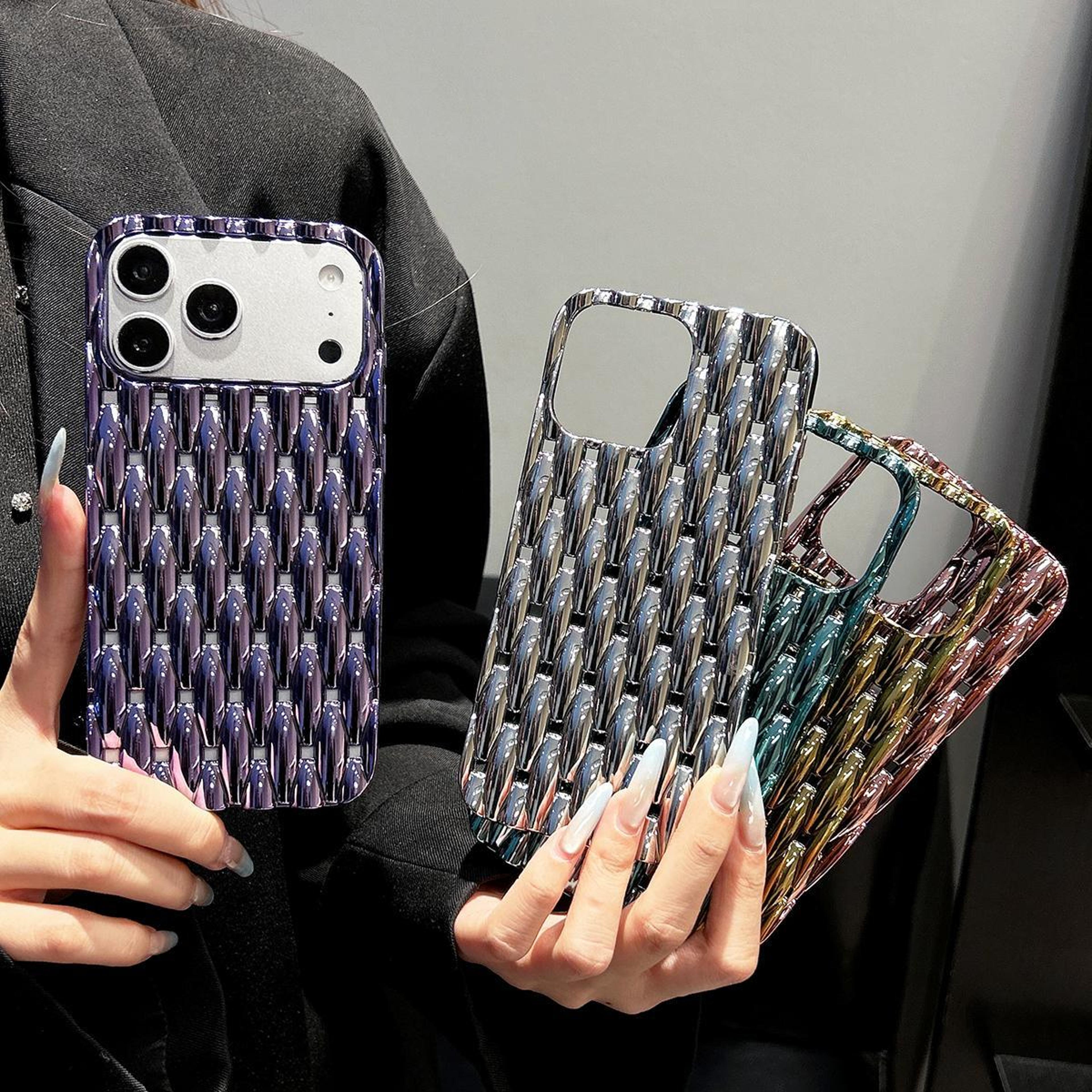 IPhone 18 Pro Max Electroplated Twisted Texture Hollow TPU Phone Case 5
