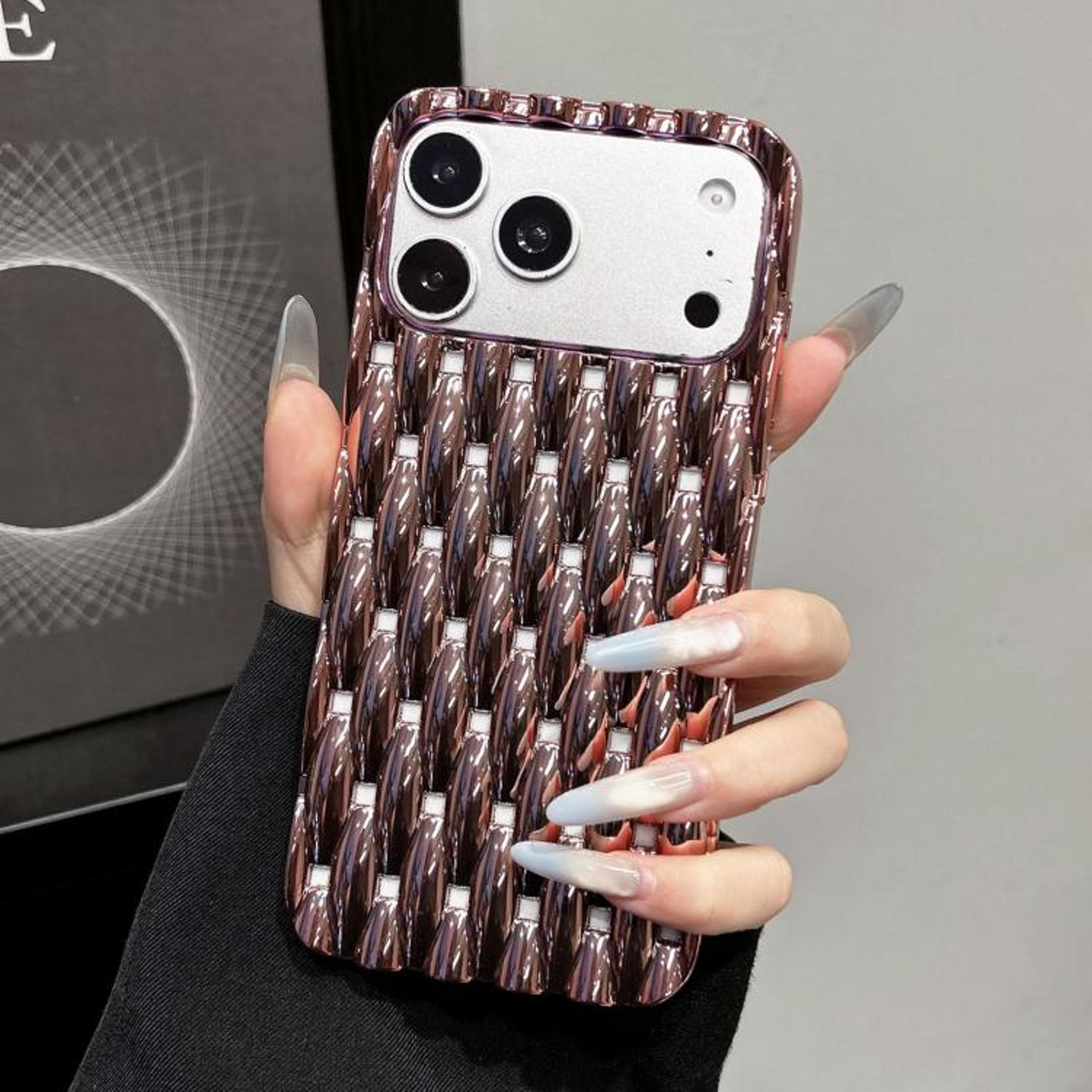 IPhone 18 Pro Max Electroplated Twisted Texture Hollow TPU Phone Case 9