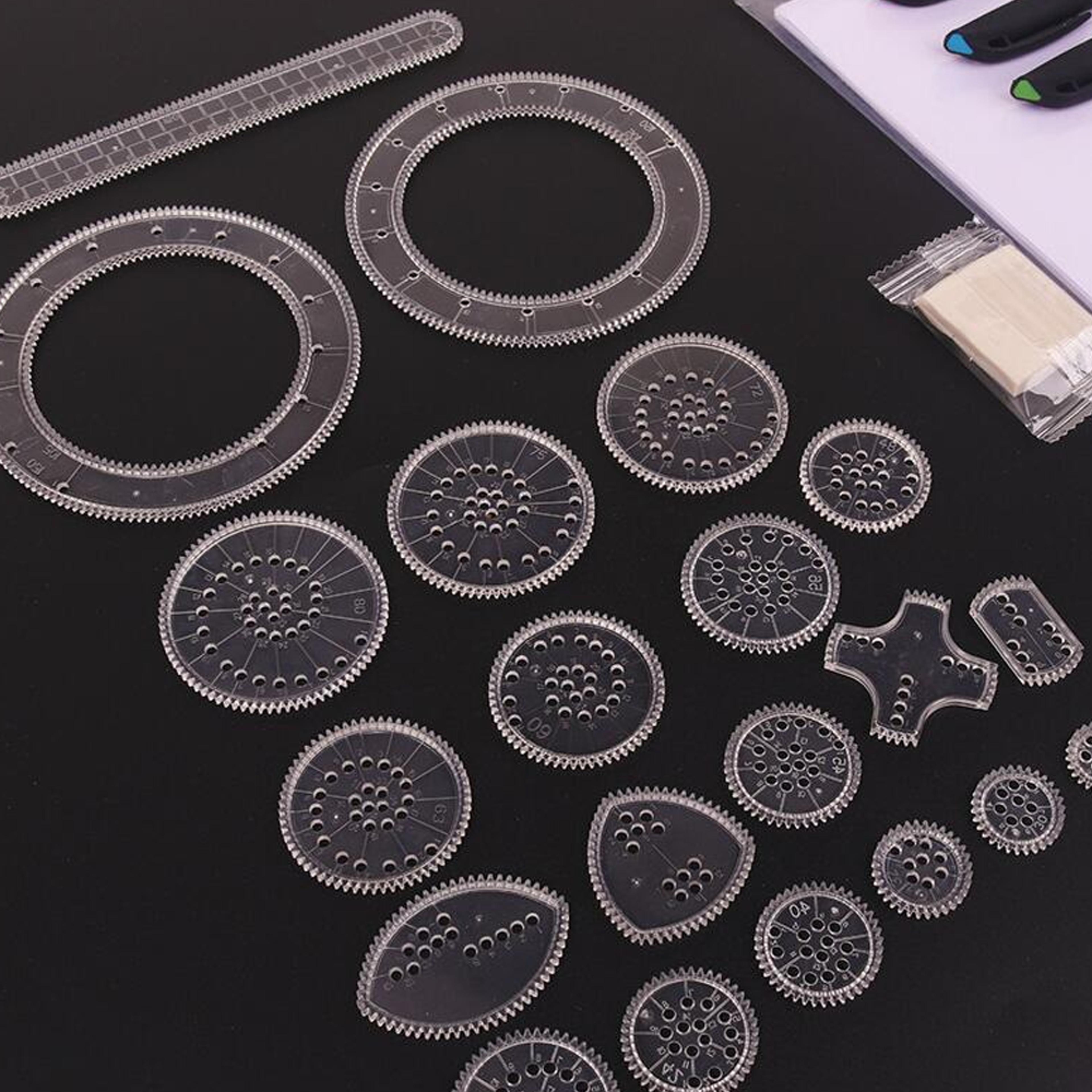 Spirograph art kit with accessories