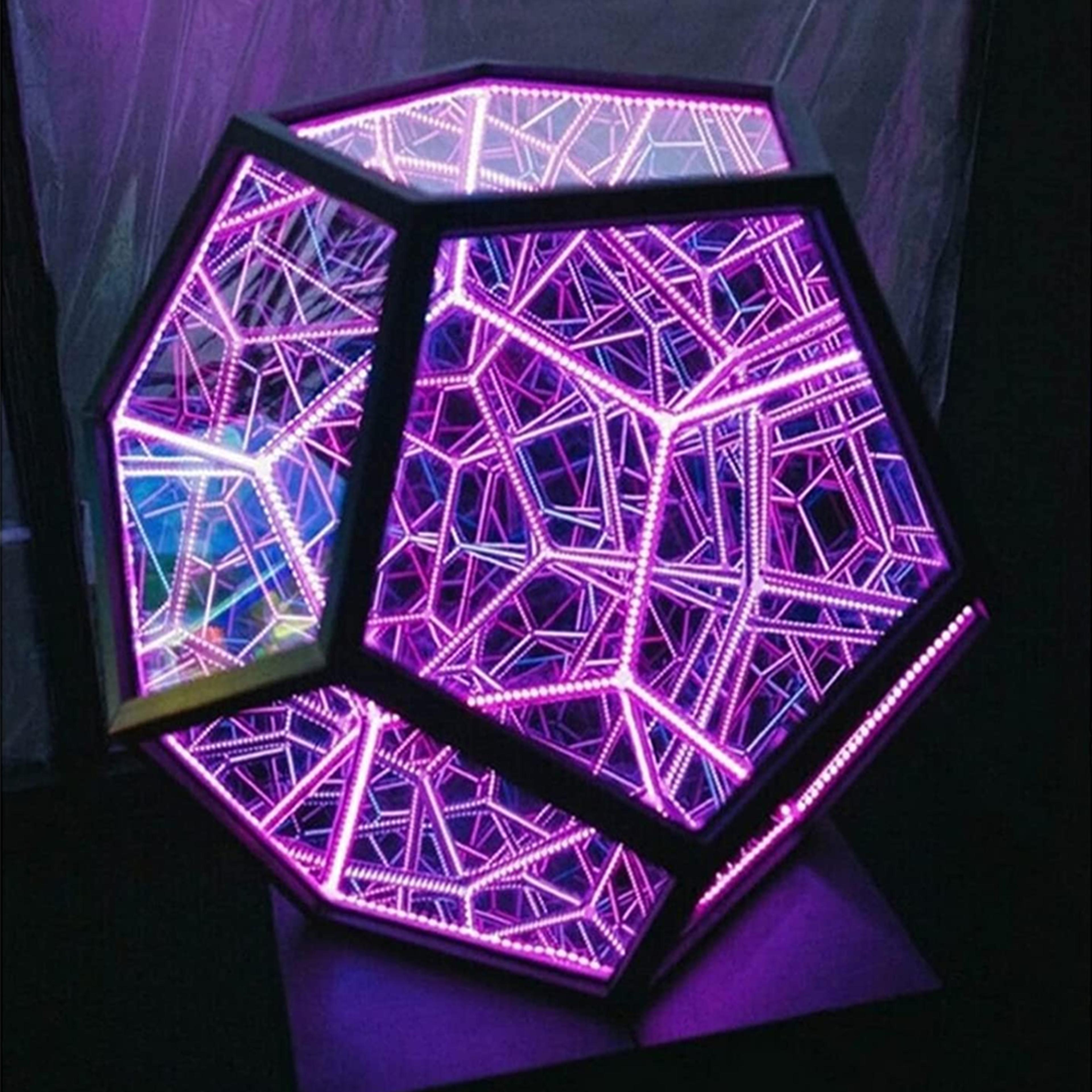 infinitedodecahedroncolorartlight7.png