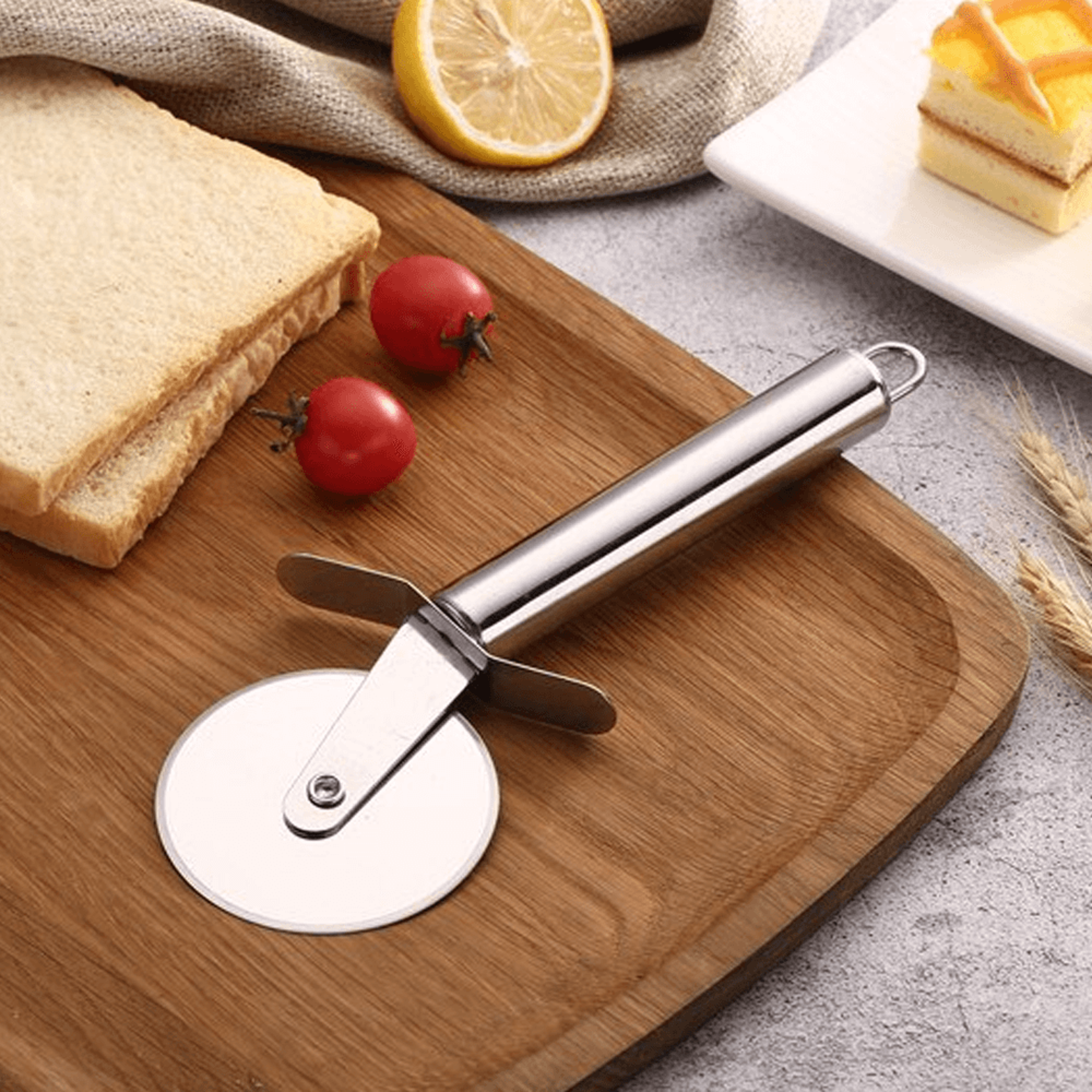 stainlesssteelpizzaroller4.png