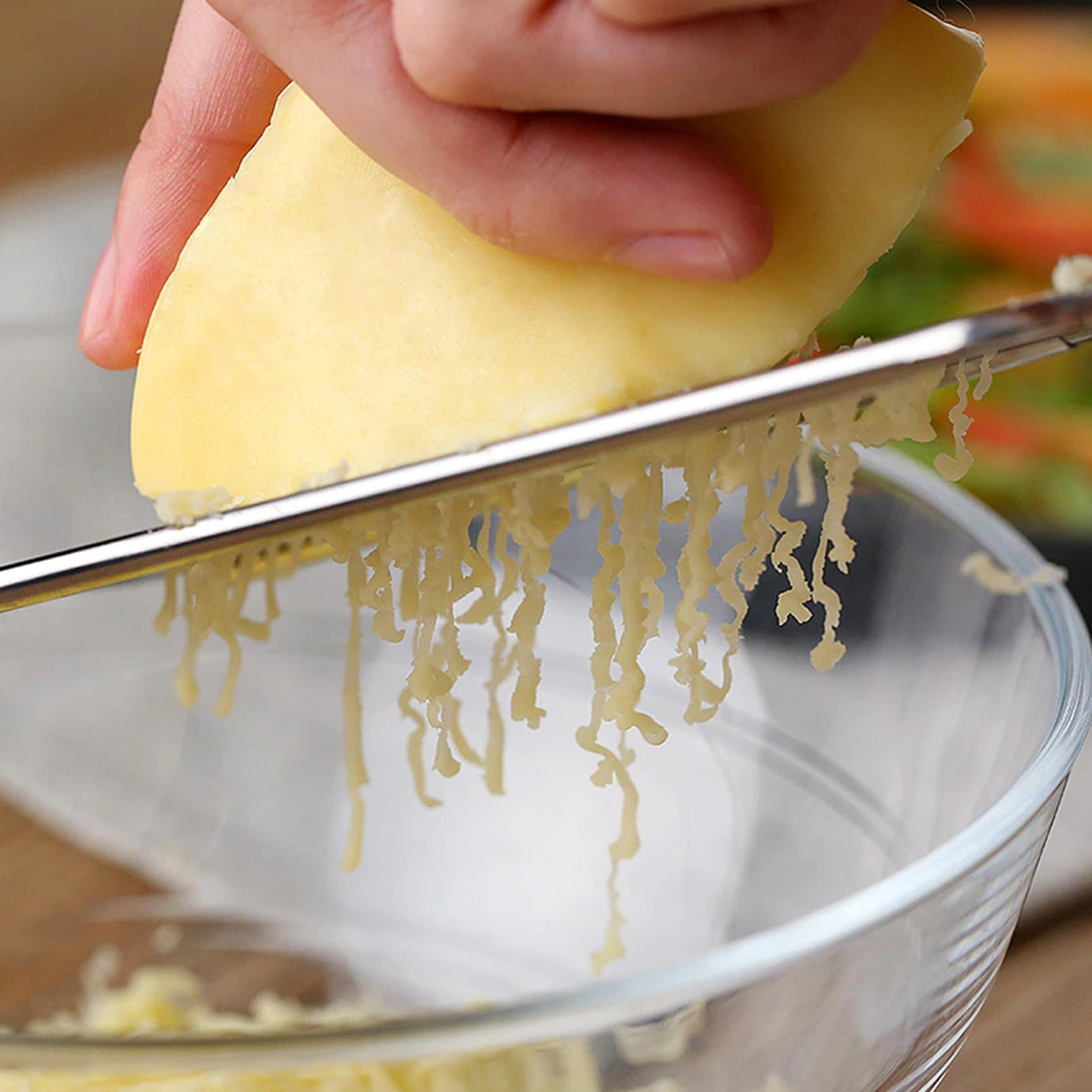 stainlesssteelmultipurposekitchenfoodgraters3.png