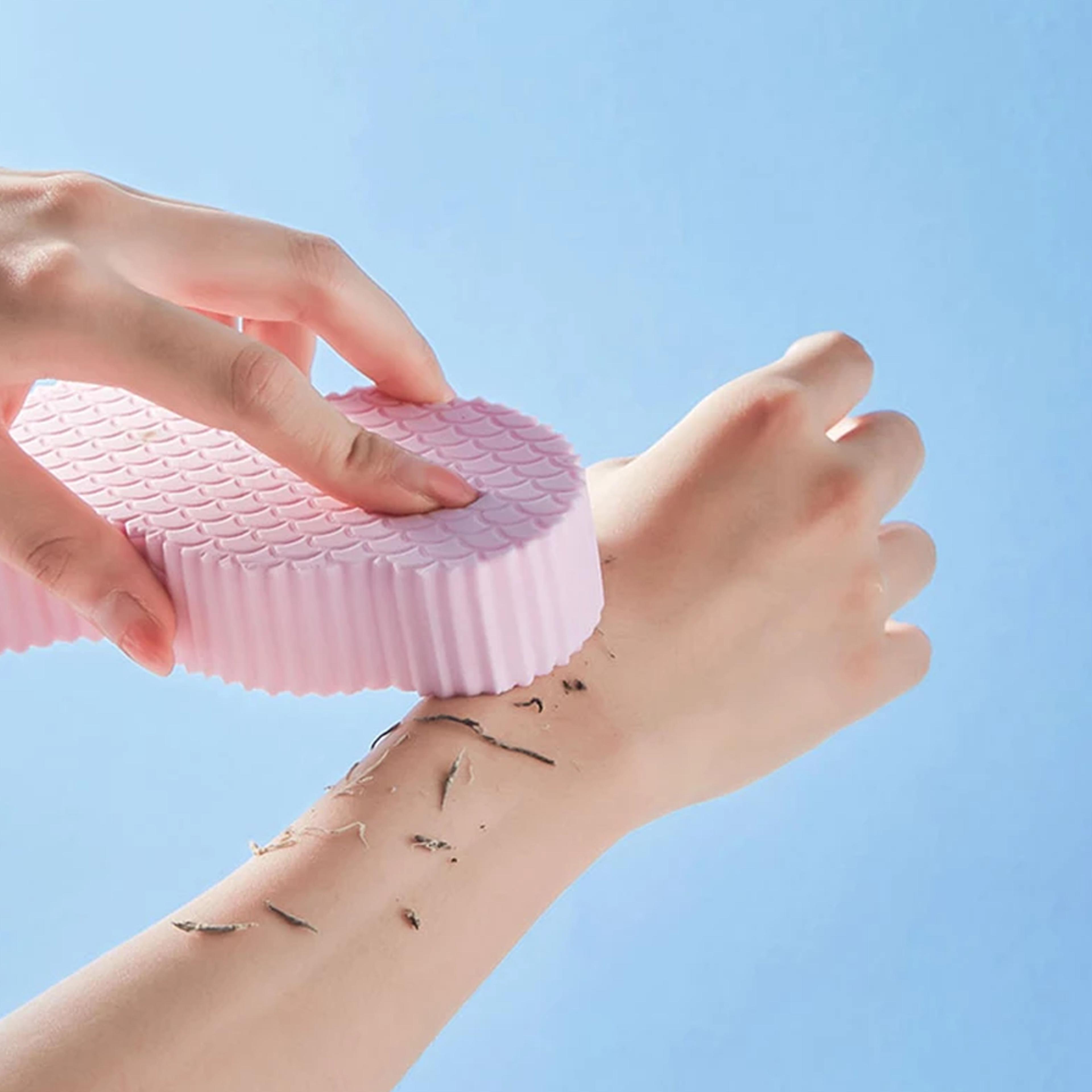 exfoliating bath sponge – perfect spa gift for all ages