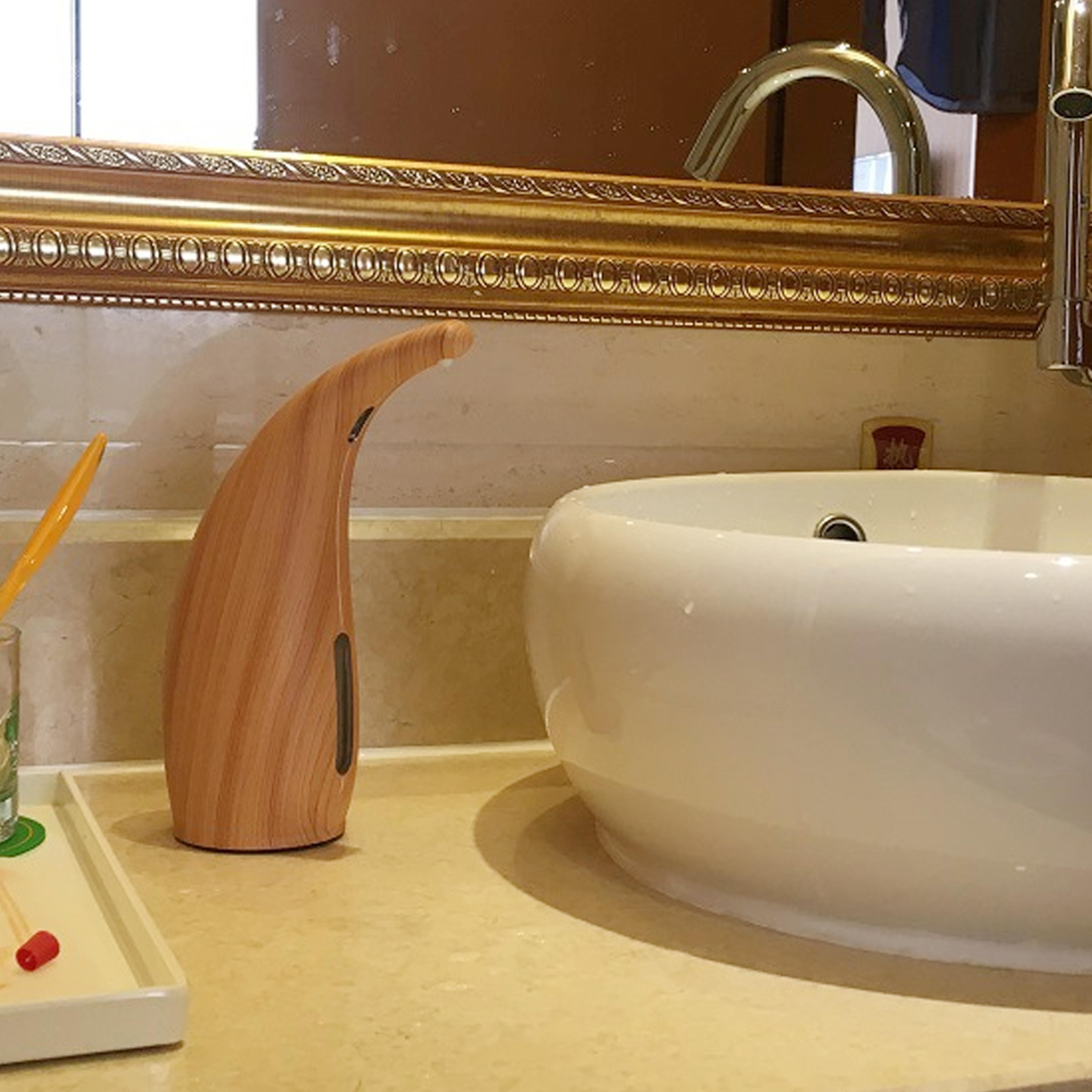 sensorsoapdispensernaturalwood.png