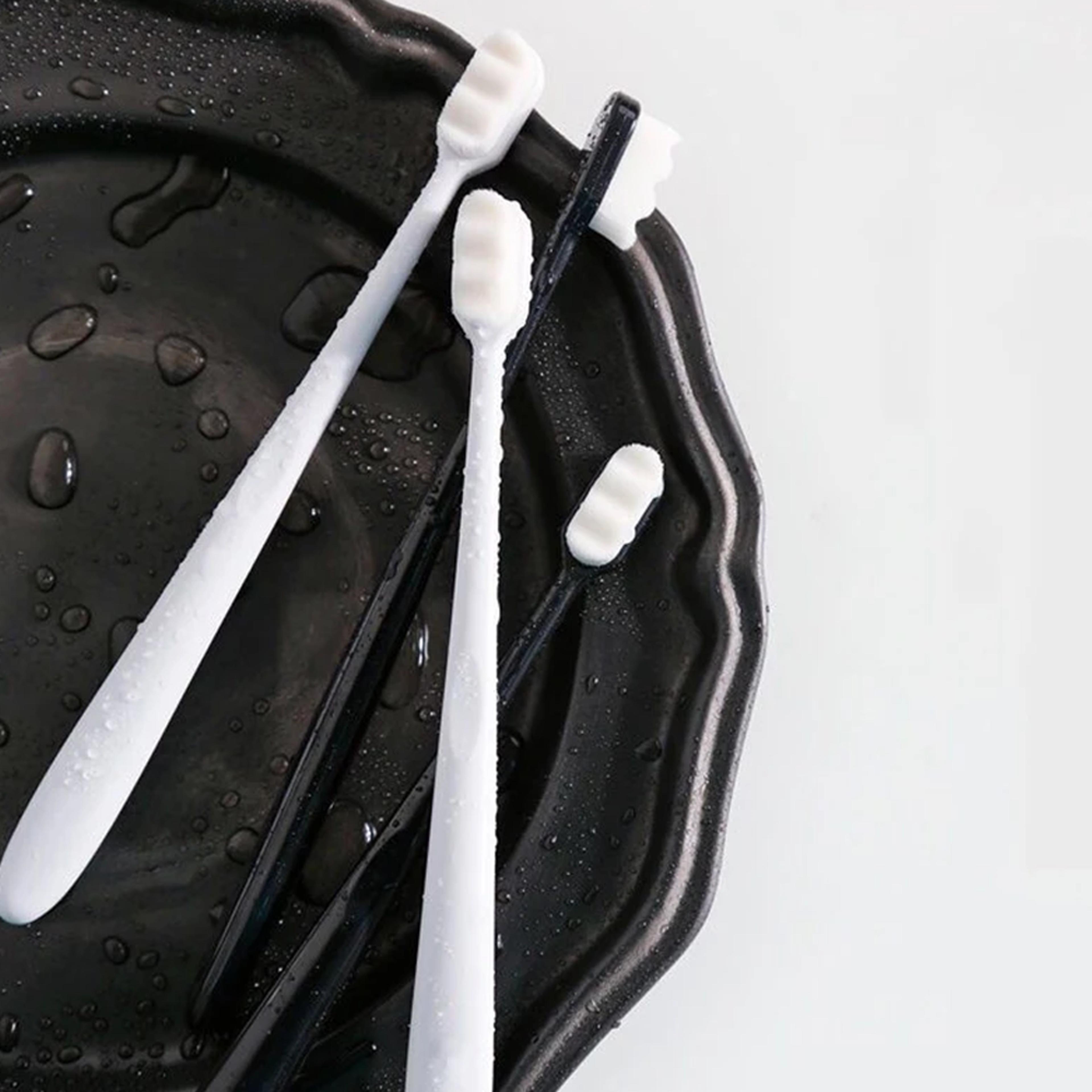 ultrafinesoftbristlesecofriendlyportabletoothbrush5.png