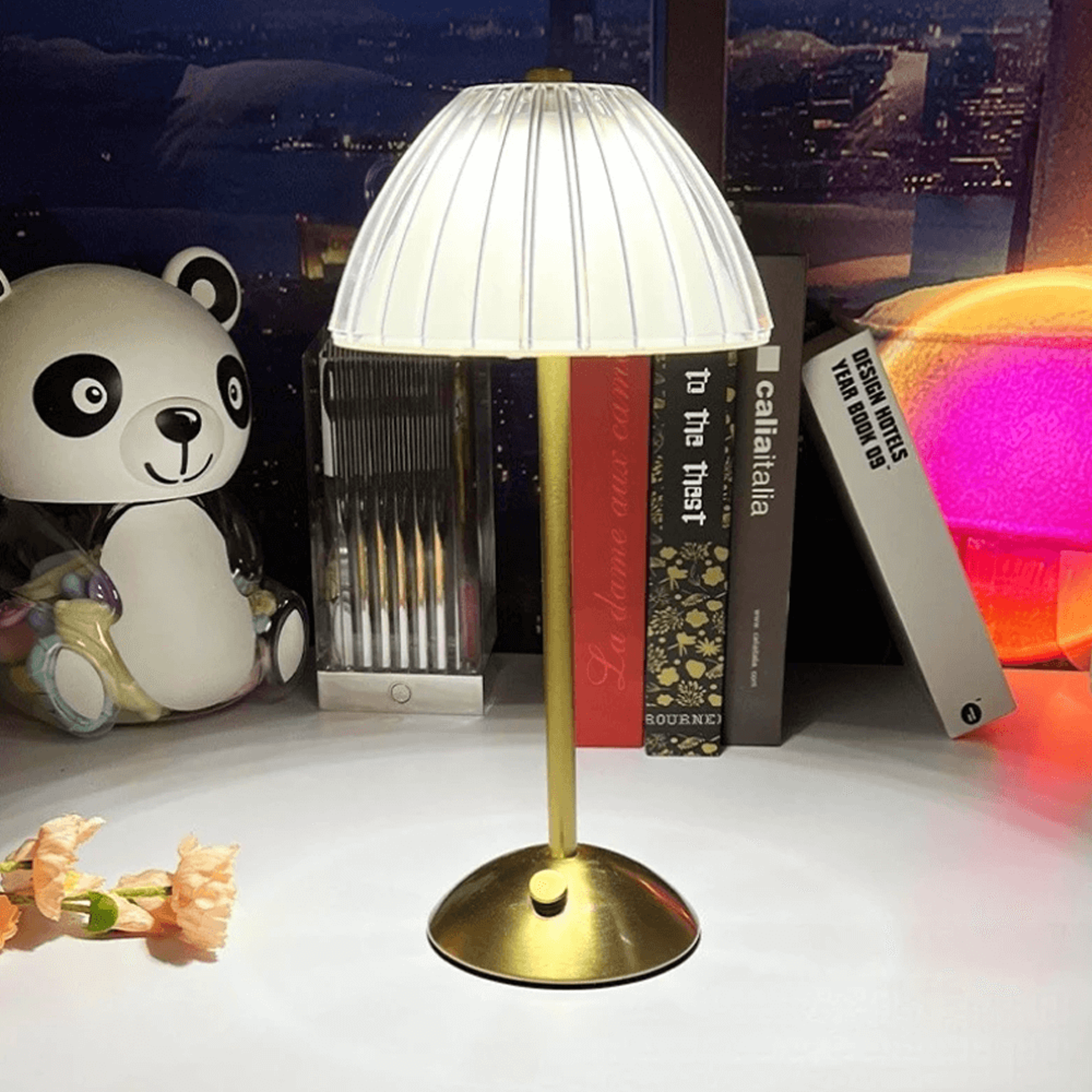 ledcurvedshadedecorativerechargeablebarandtablelamp3.png