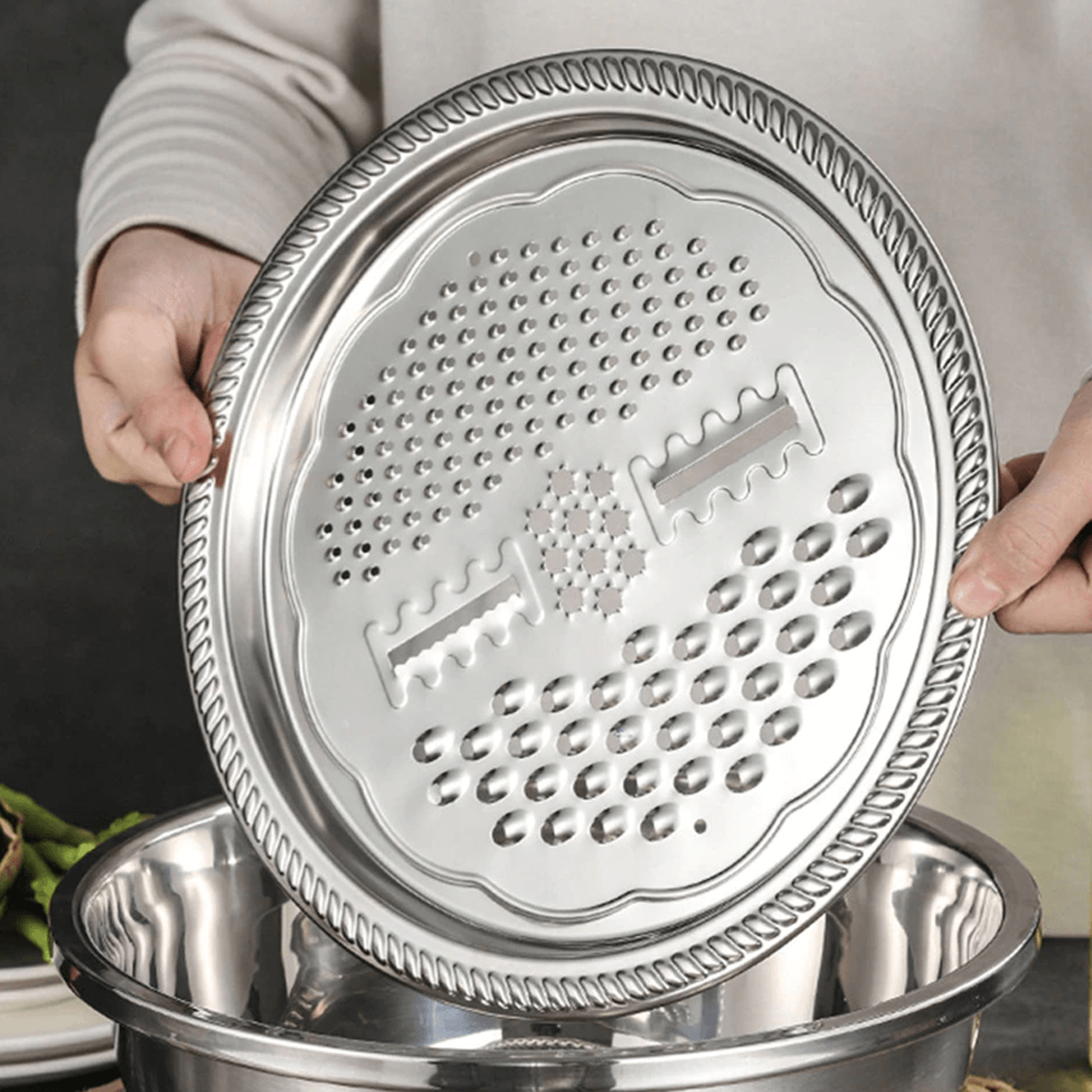 3in1stainlesssteelbasinwithgratervegetablecutter5.png