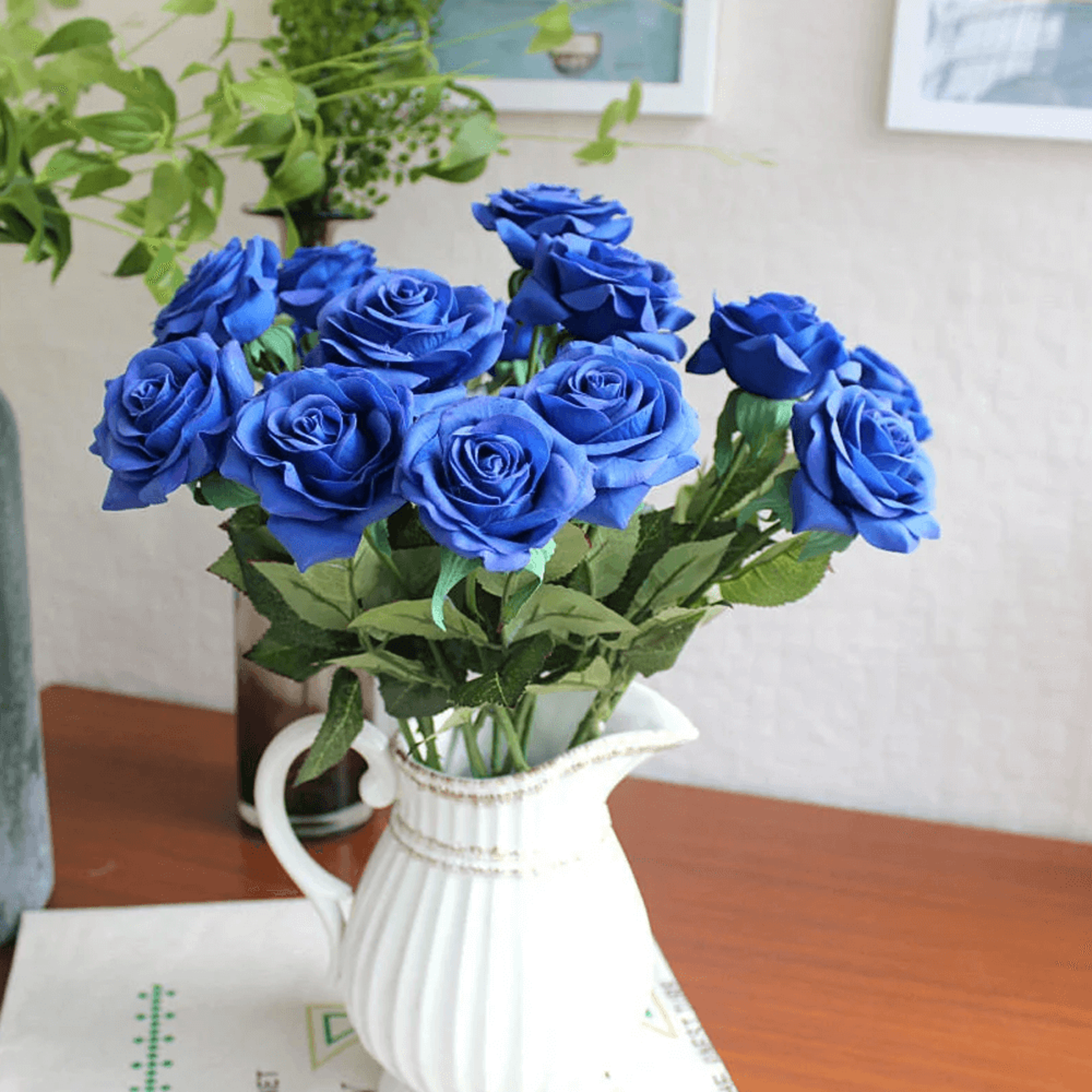 realtouchrosesbouqetblue.png