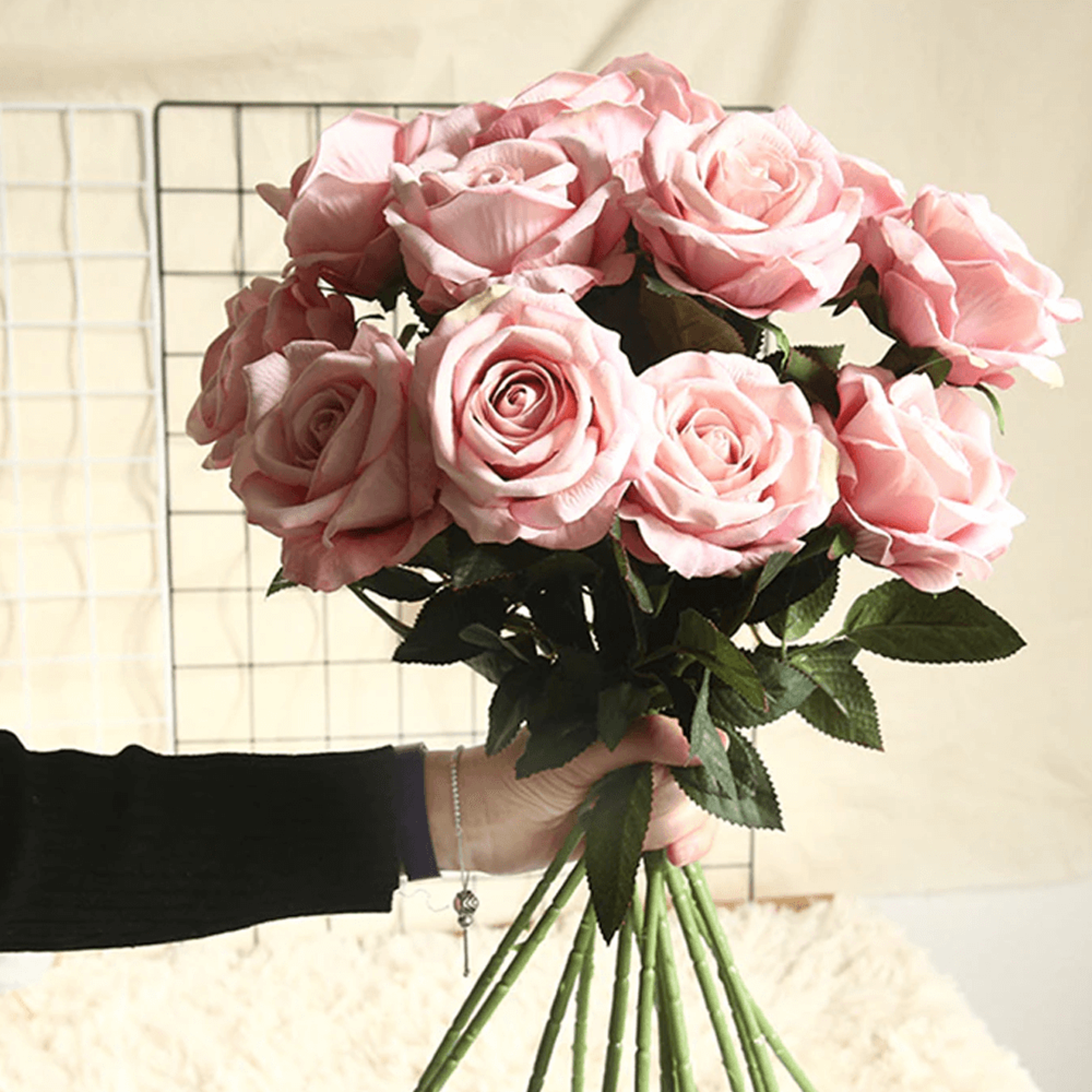 realtouchrosesbouqetlightpink.png