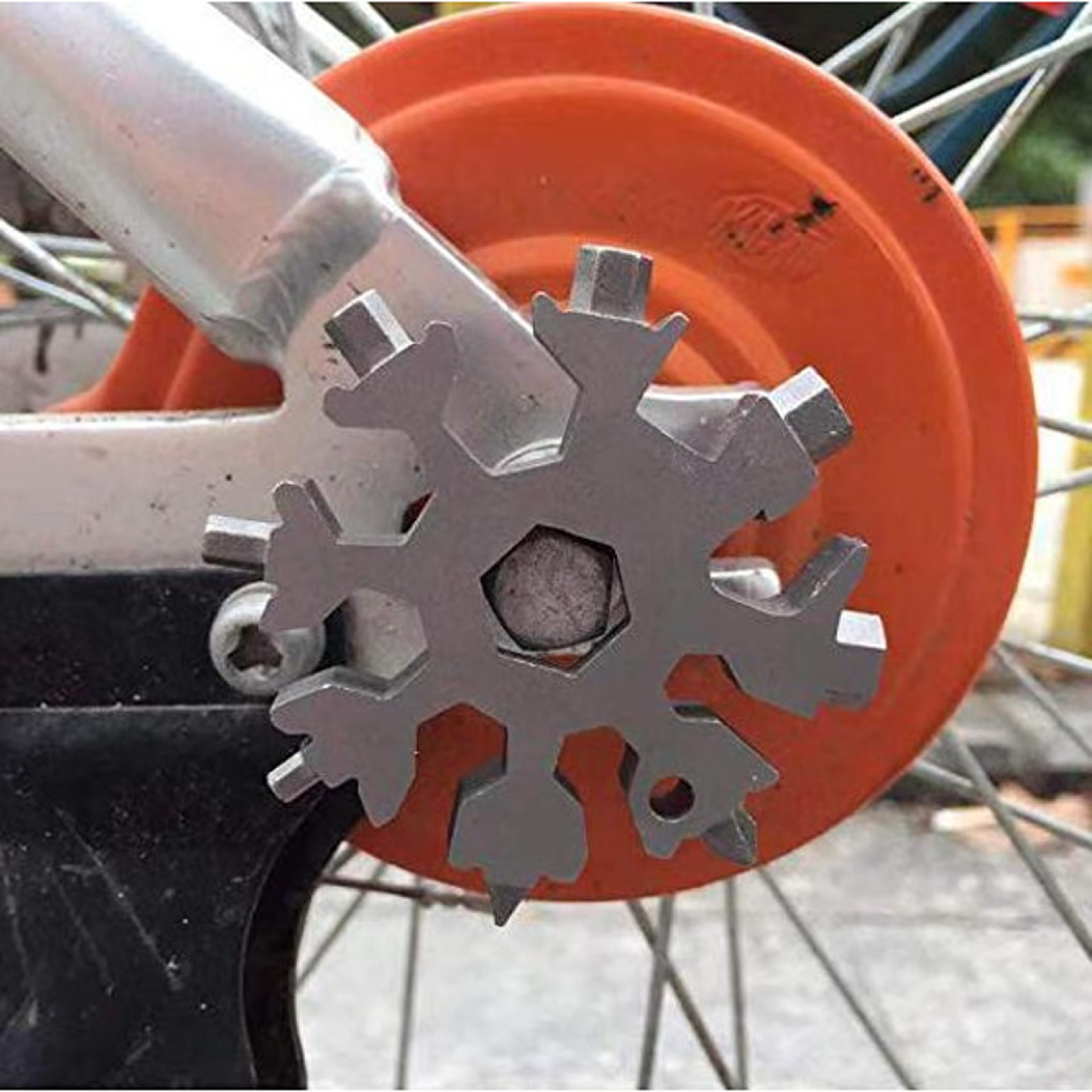 Snowflake – MultiTool 18-In-1 Stainless Steel Portable For Outdoor Adventures 5
