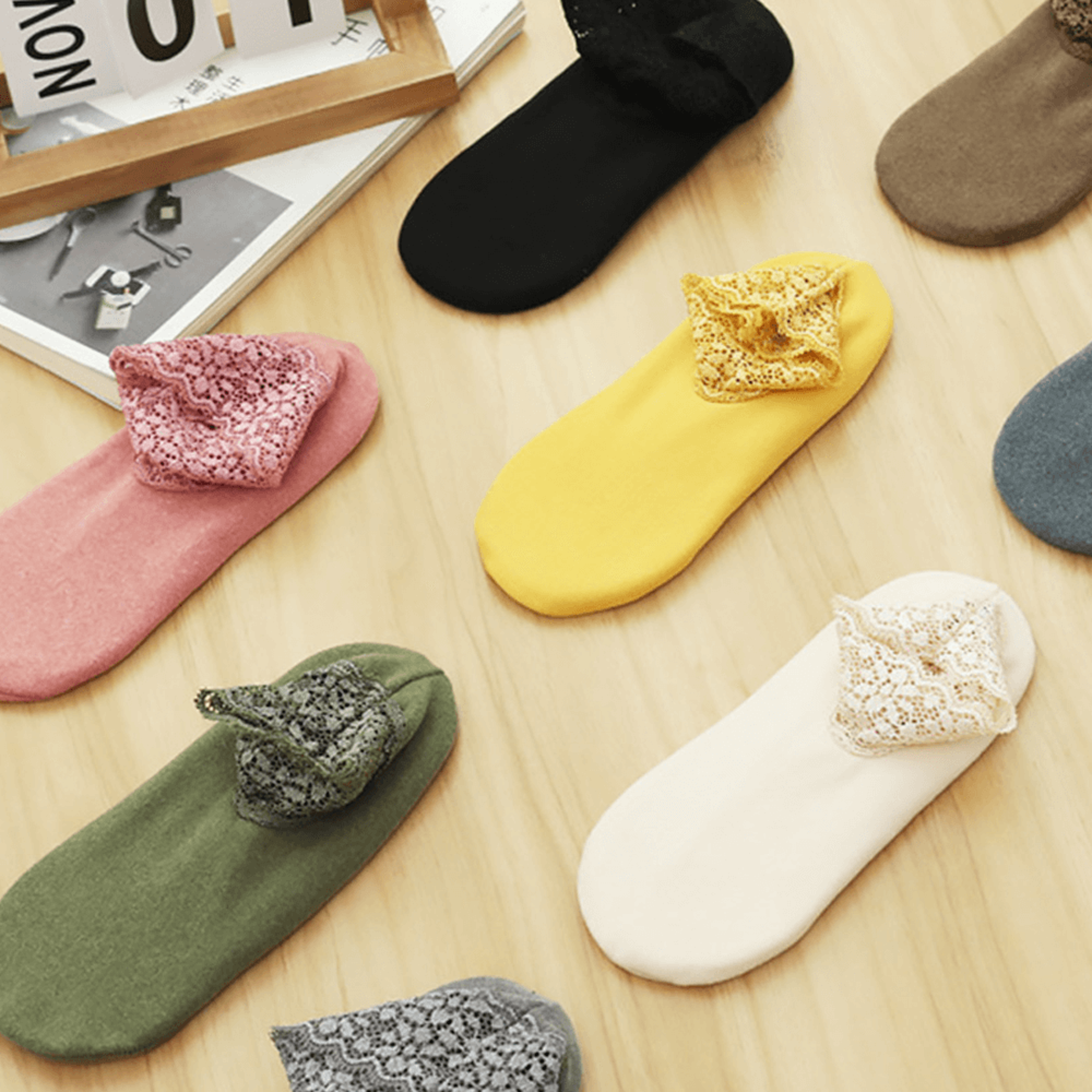 newfashionlacewarmersocks3.png