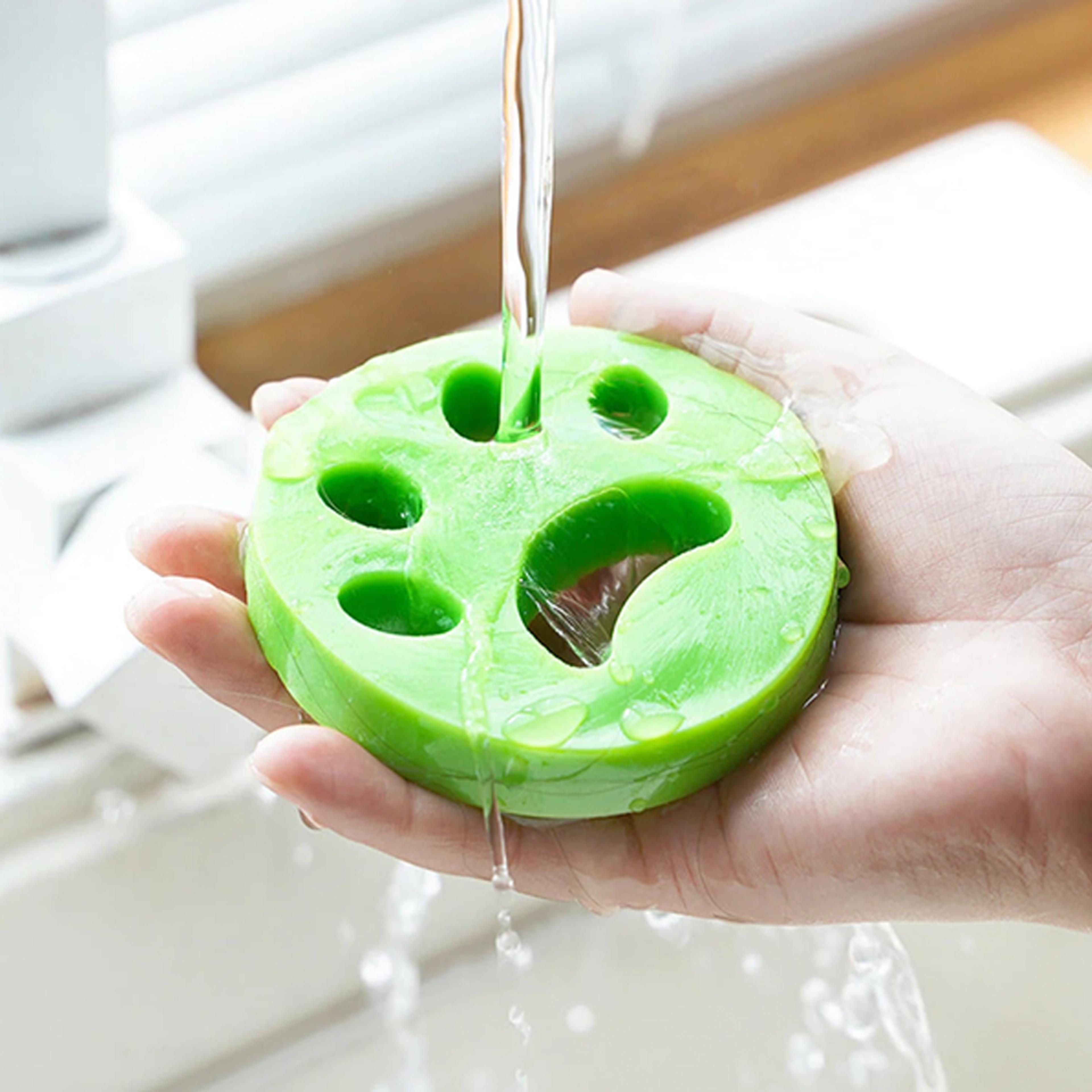 reusablehaircatcherlaundryball4.png