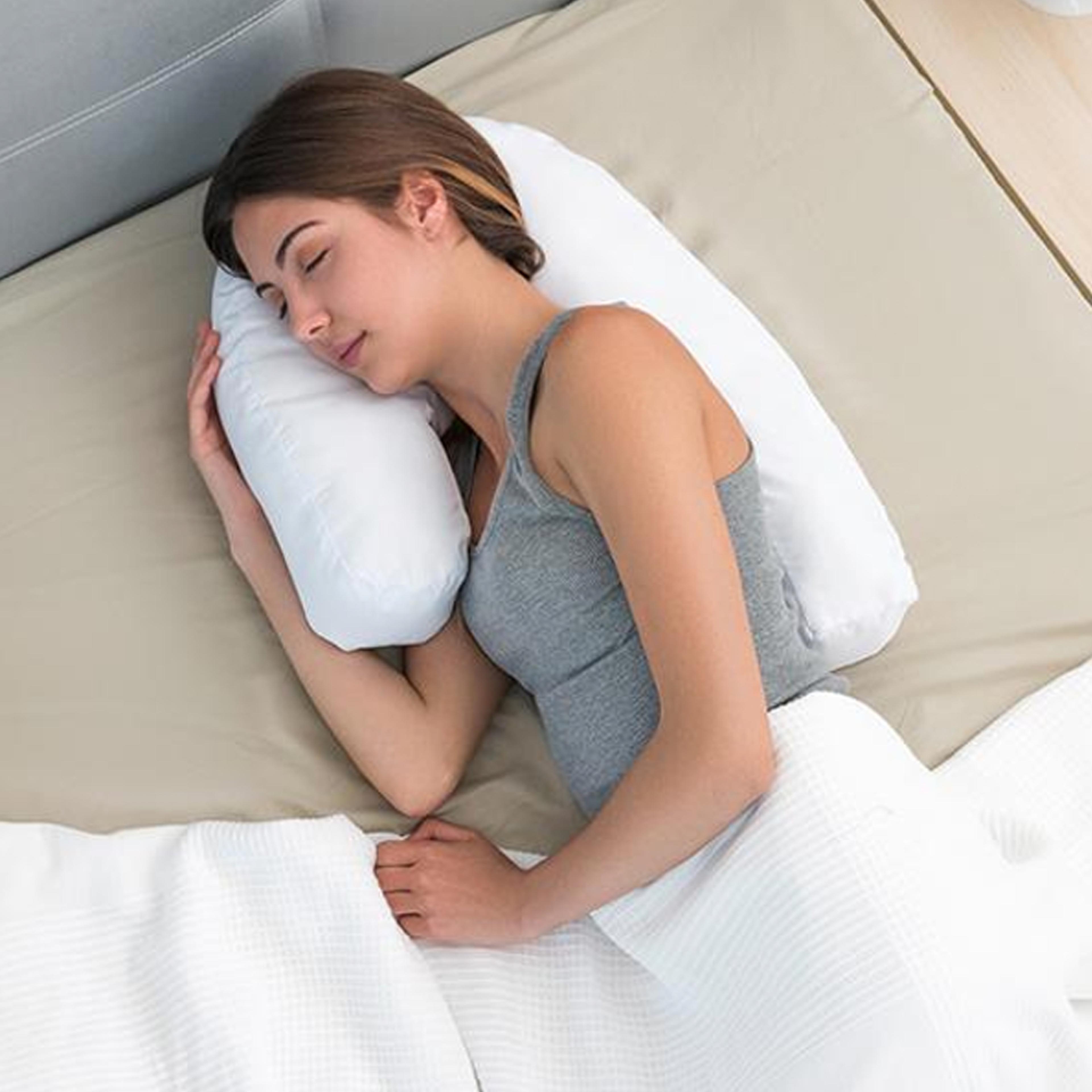 Adjustable features of the pillow being demonstrated