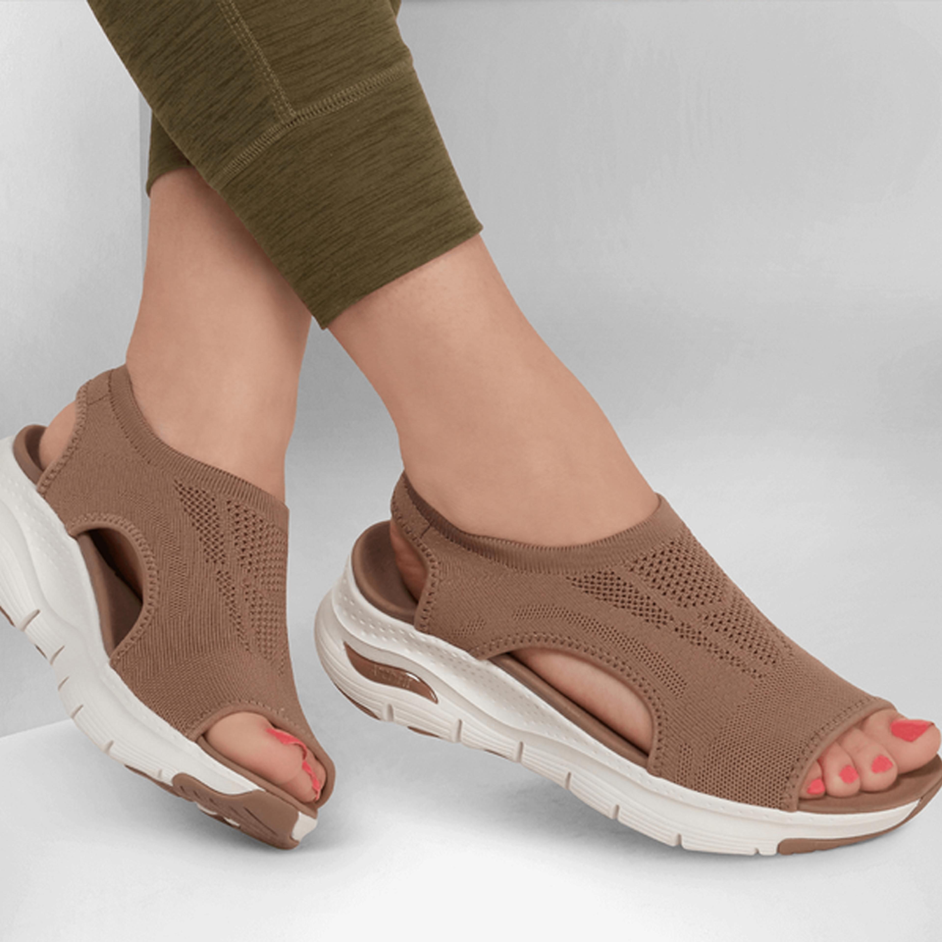 Comfortable ShockAbsorbing Sports Footwear