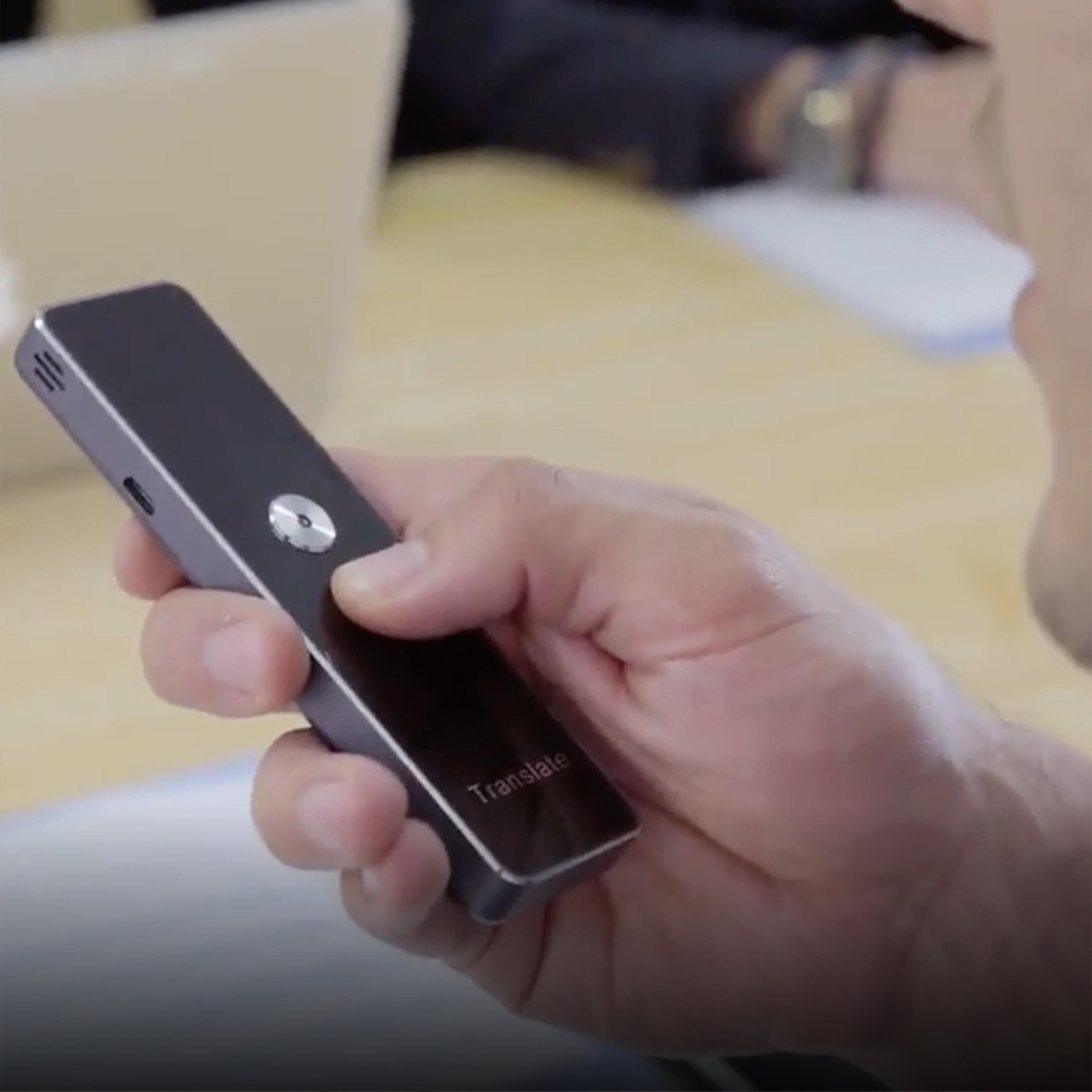 Pocket Size Multi-Language Portable Smart Voice Translator  1