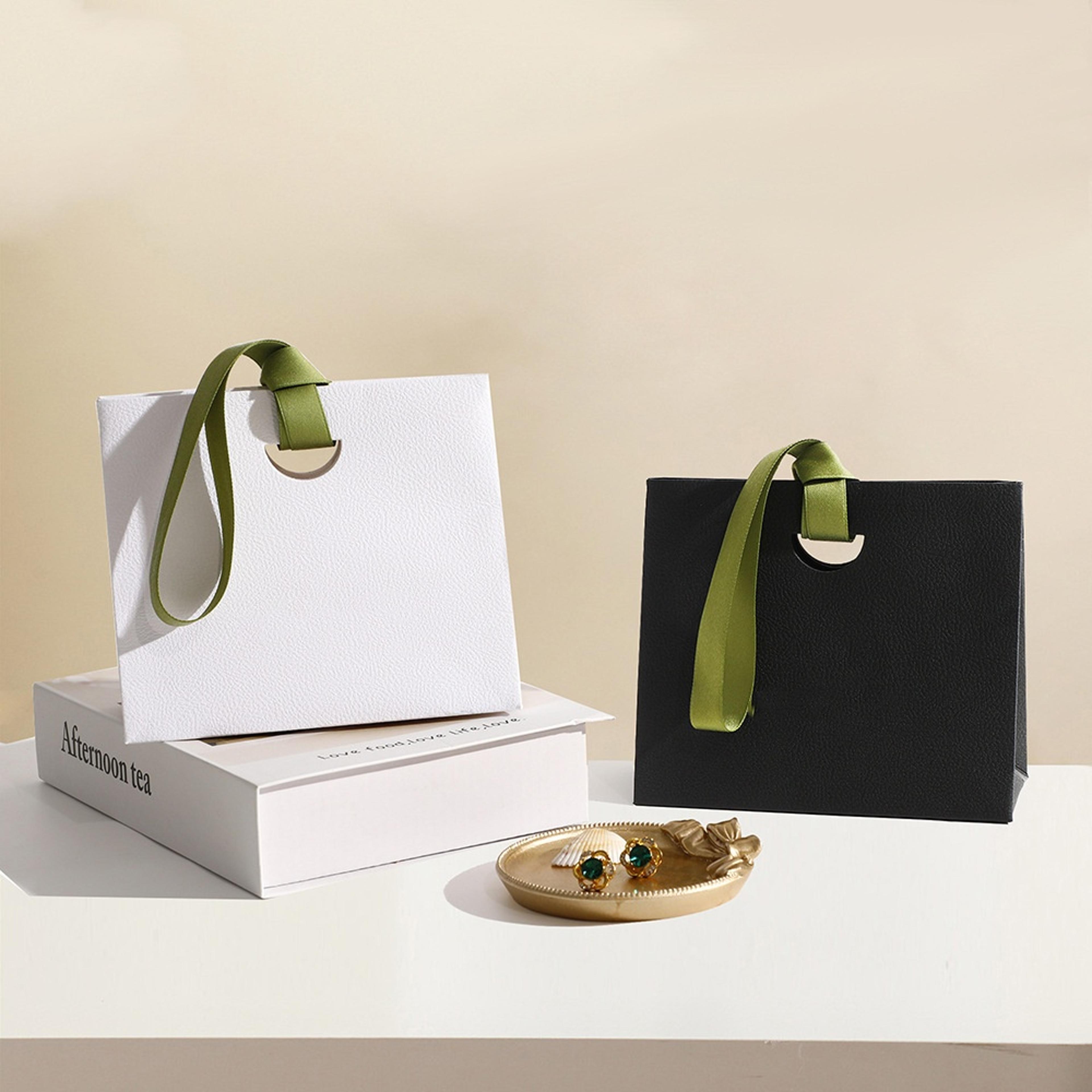 Elegant Paper Jewelry Packaging Tote Bags Stylish Lipstick Storage Handbag For Weddings Parties  Gi 0
