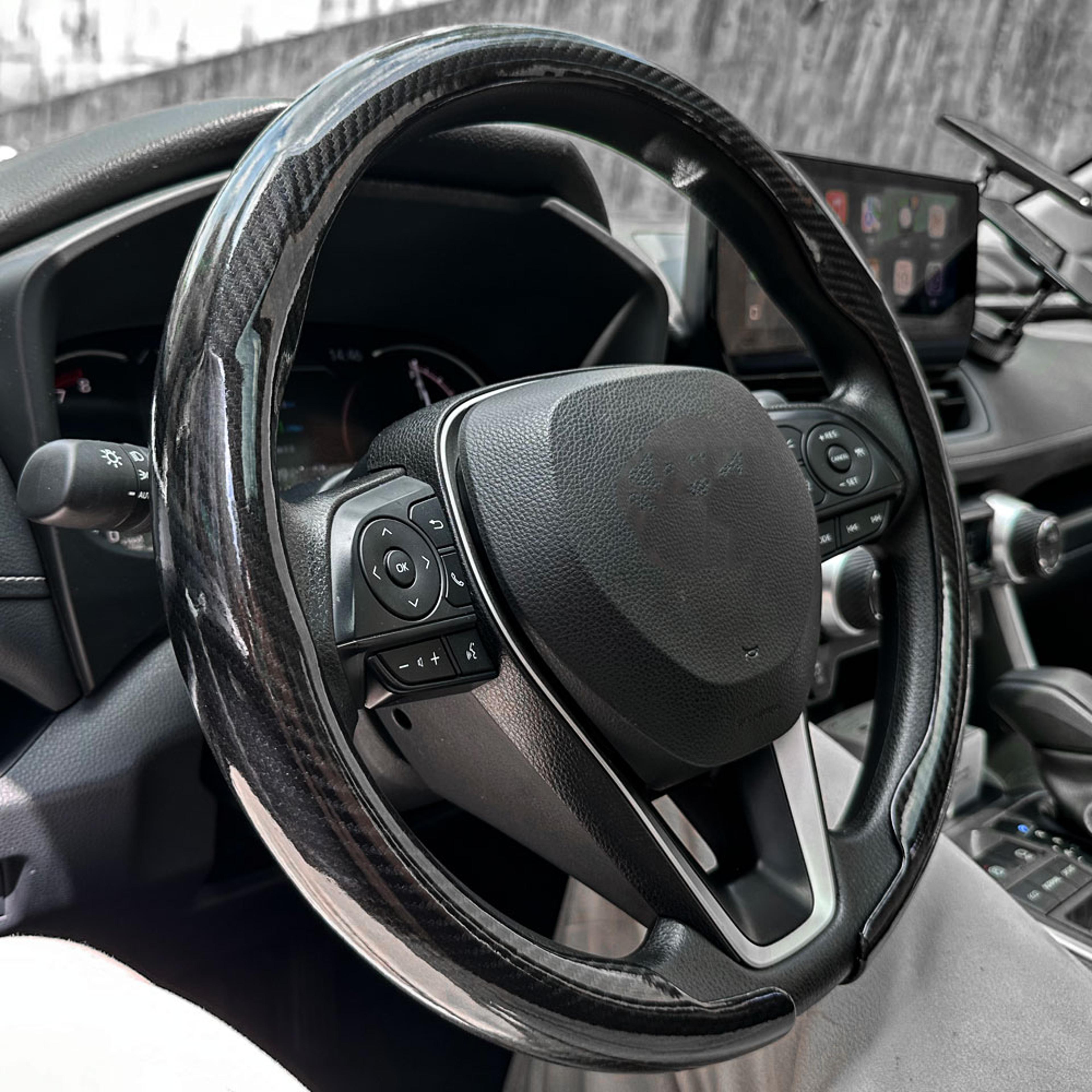 LuxeGrip Carbon Fiber Steering Wheel Cover Non Slip Breathable Luxury Auto Accessory 5
