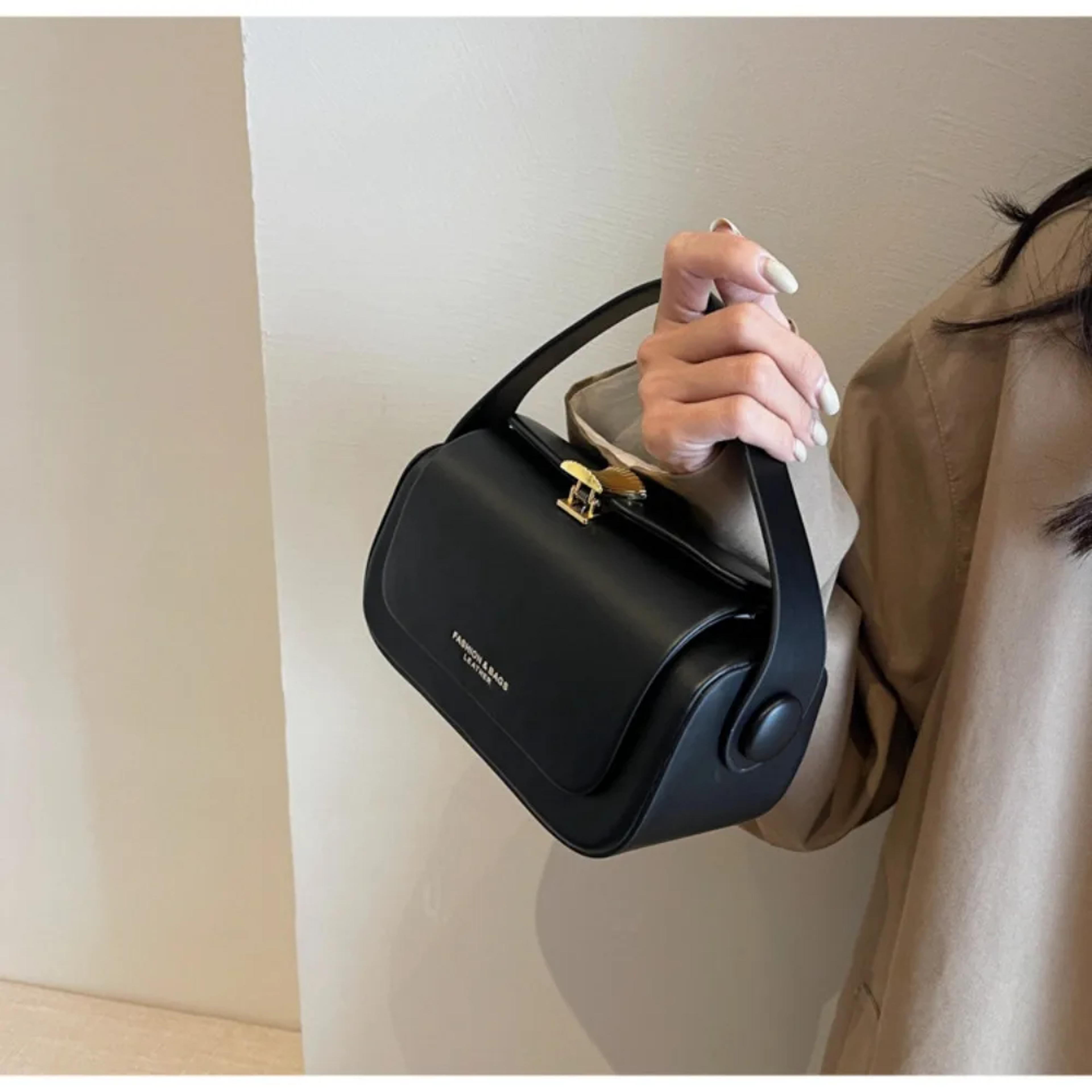 Classic Black Leather Shoulder Bag For Women Stylish Retro Crossbody With Large Capacity And Textur 0