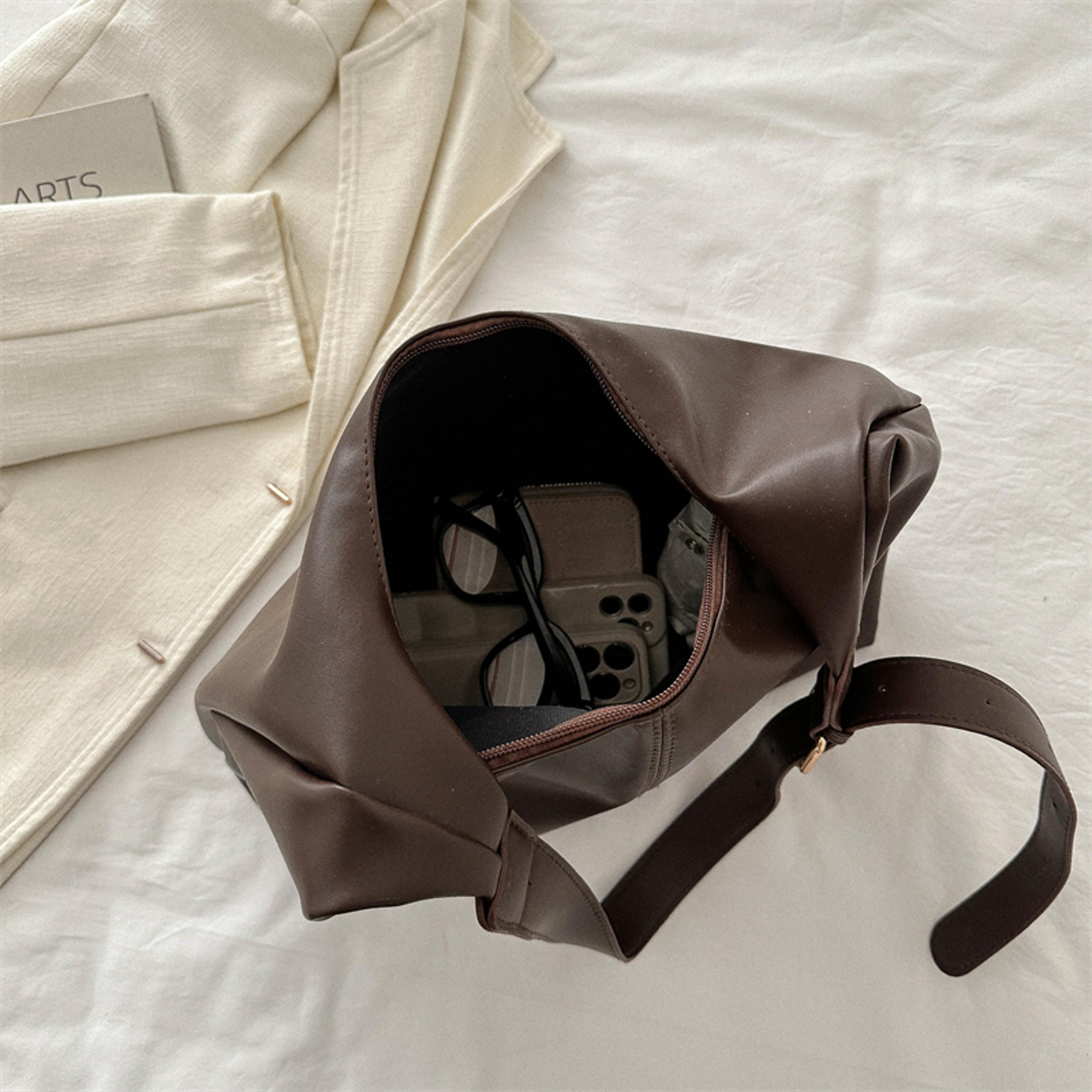 Trendy Casual Soft PU Womens Handbag Large Capacity Shoulder Bag For Commute  Shopping Retro Tote D 2