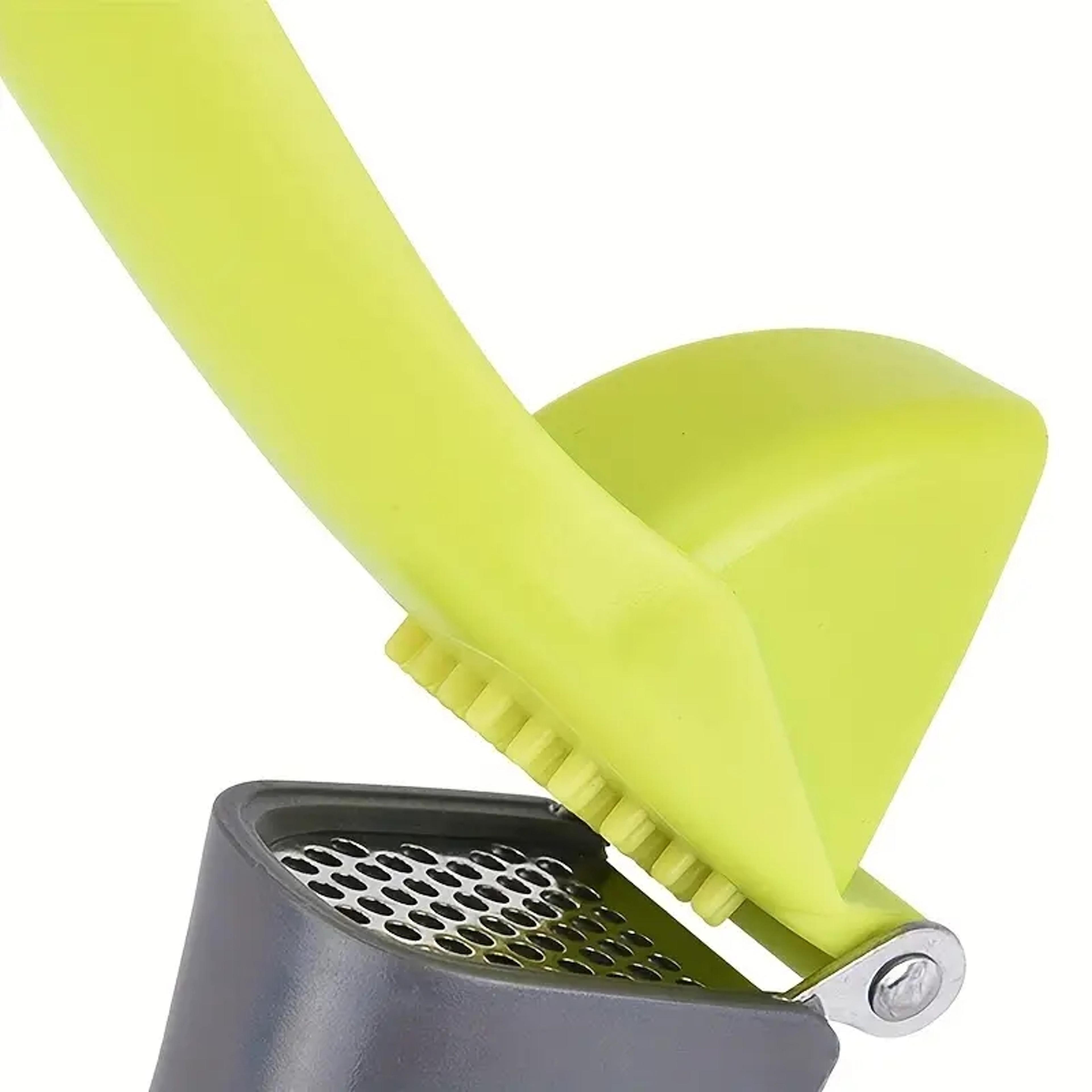Compact Garlic Press Tool For Crushing  Squeezing Essential Kitchen Accessory 3