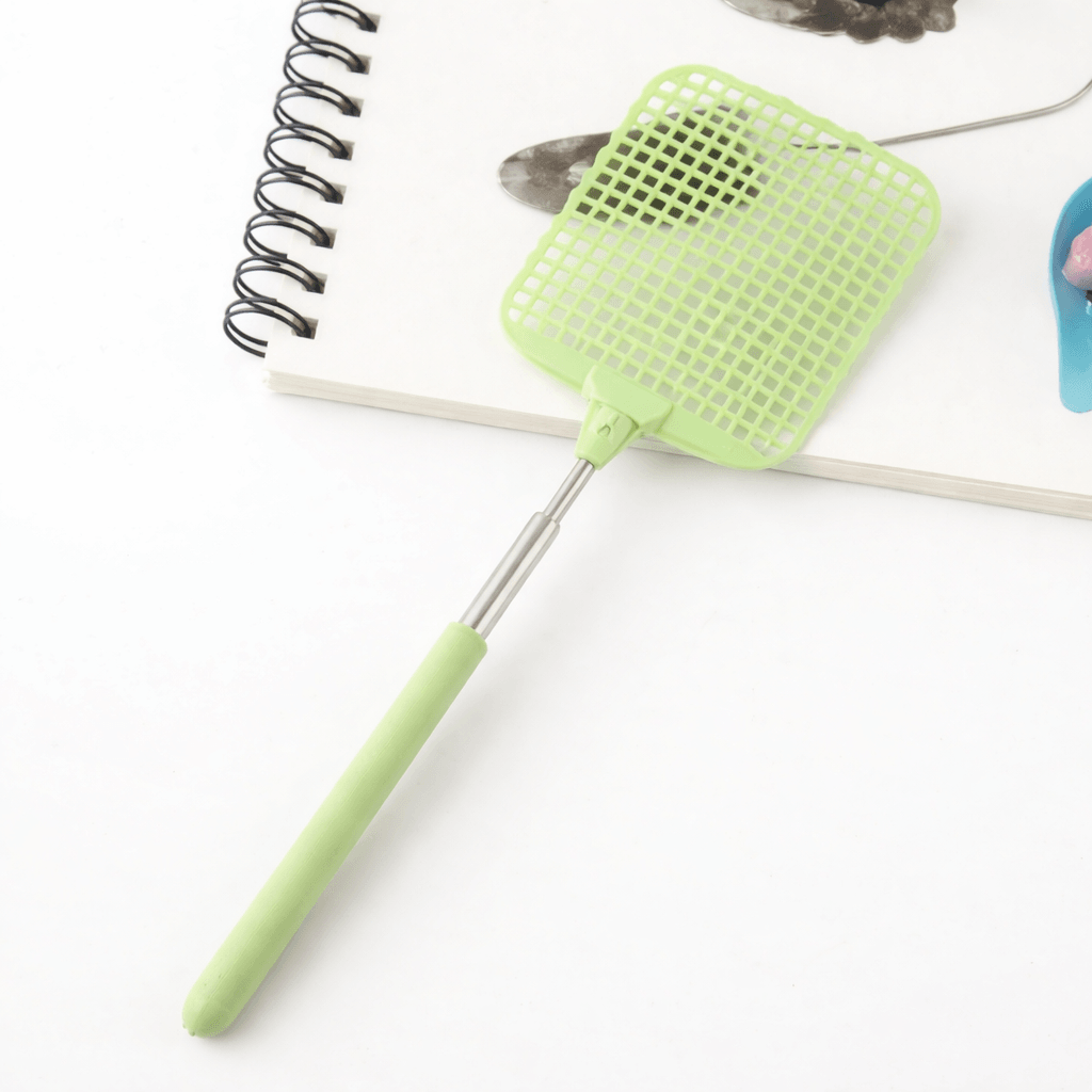 Adjustable Long Handle Plastic Fly Swatter For Home Durable Insect Killer Tool 2