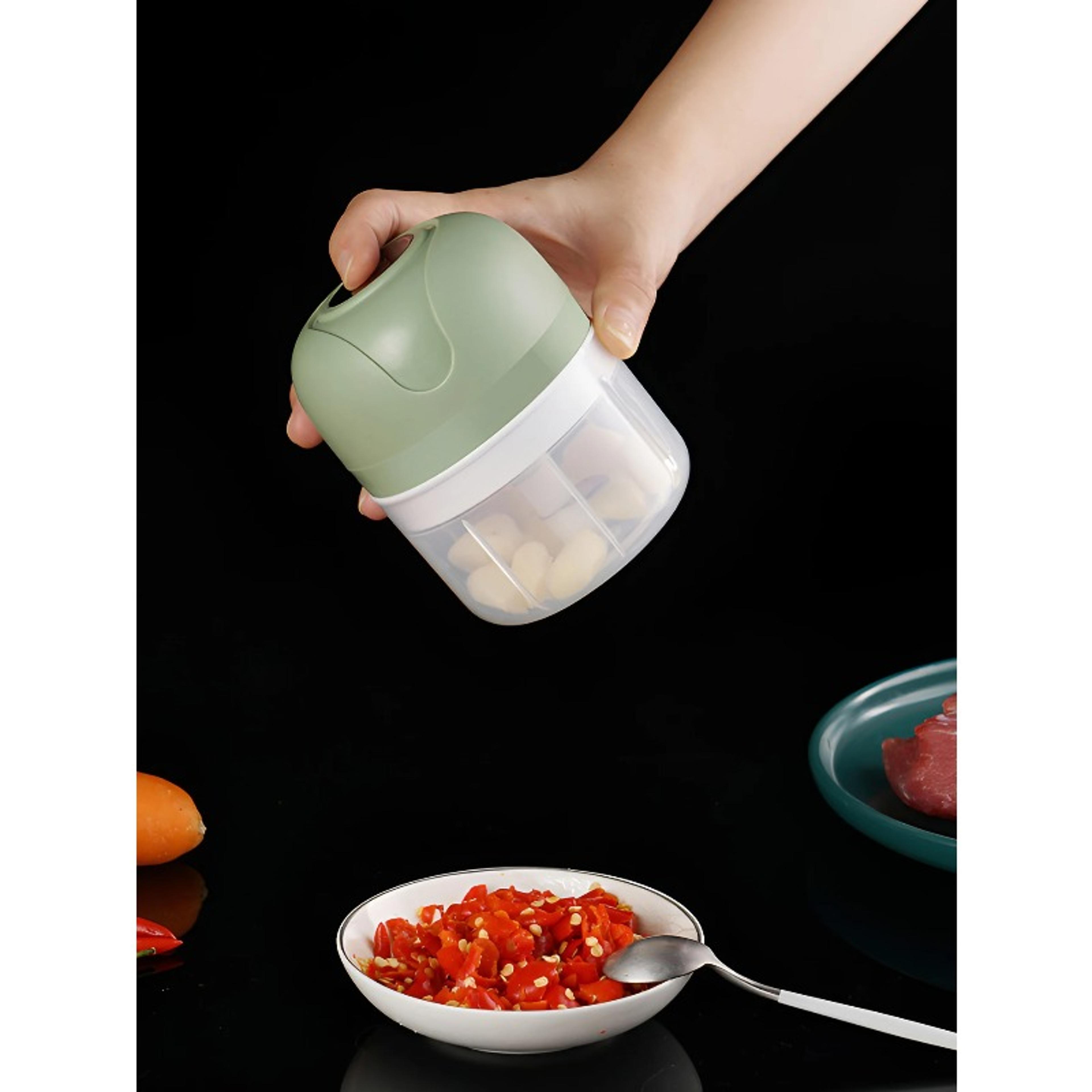 Mini Electric Garlic Chopper  Portable Food Processor 3