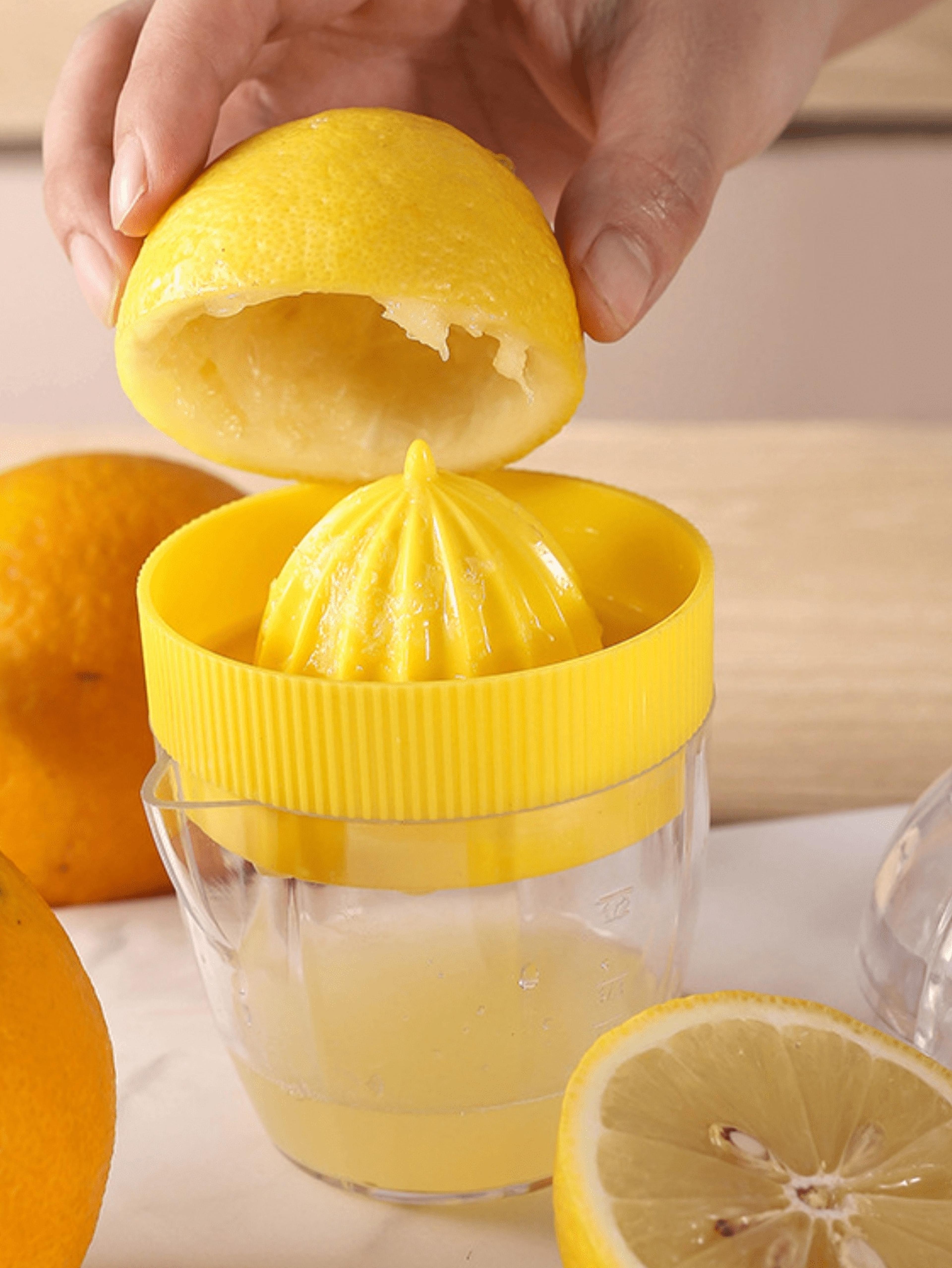 Manual Lemon Juicer Plastic Orange And Grapefruit Squeezer For Effortless Juice Extraction 0