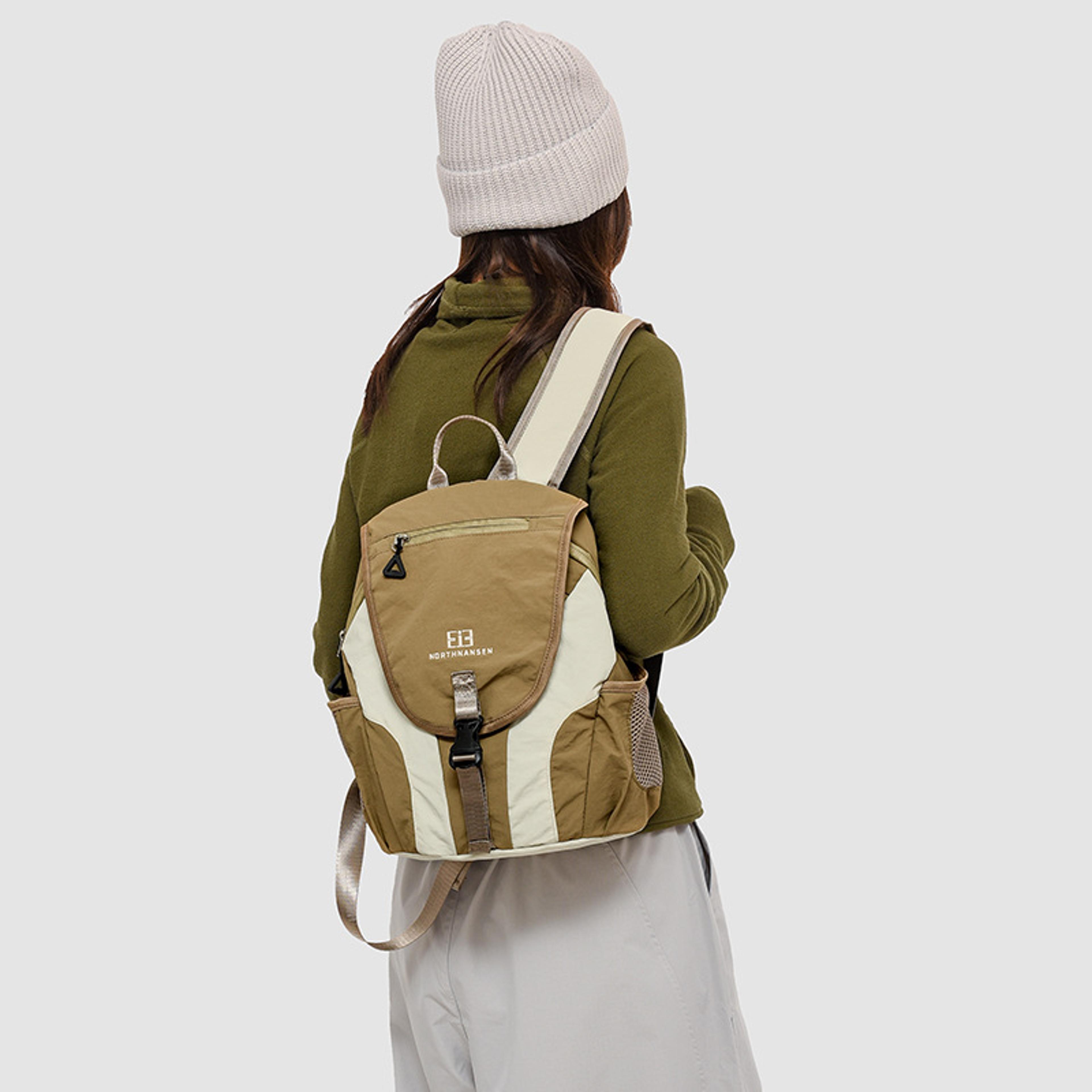 Color Block Lightweight Daypack With Mesh Side Pockets For Hiking Travel And Everyday Use 0