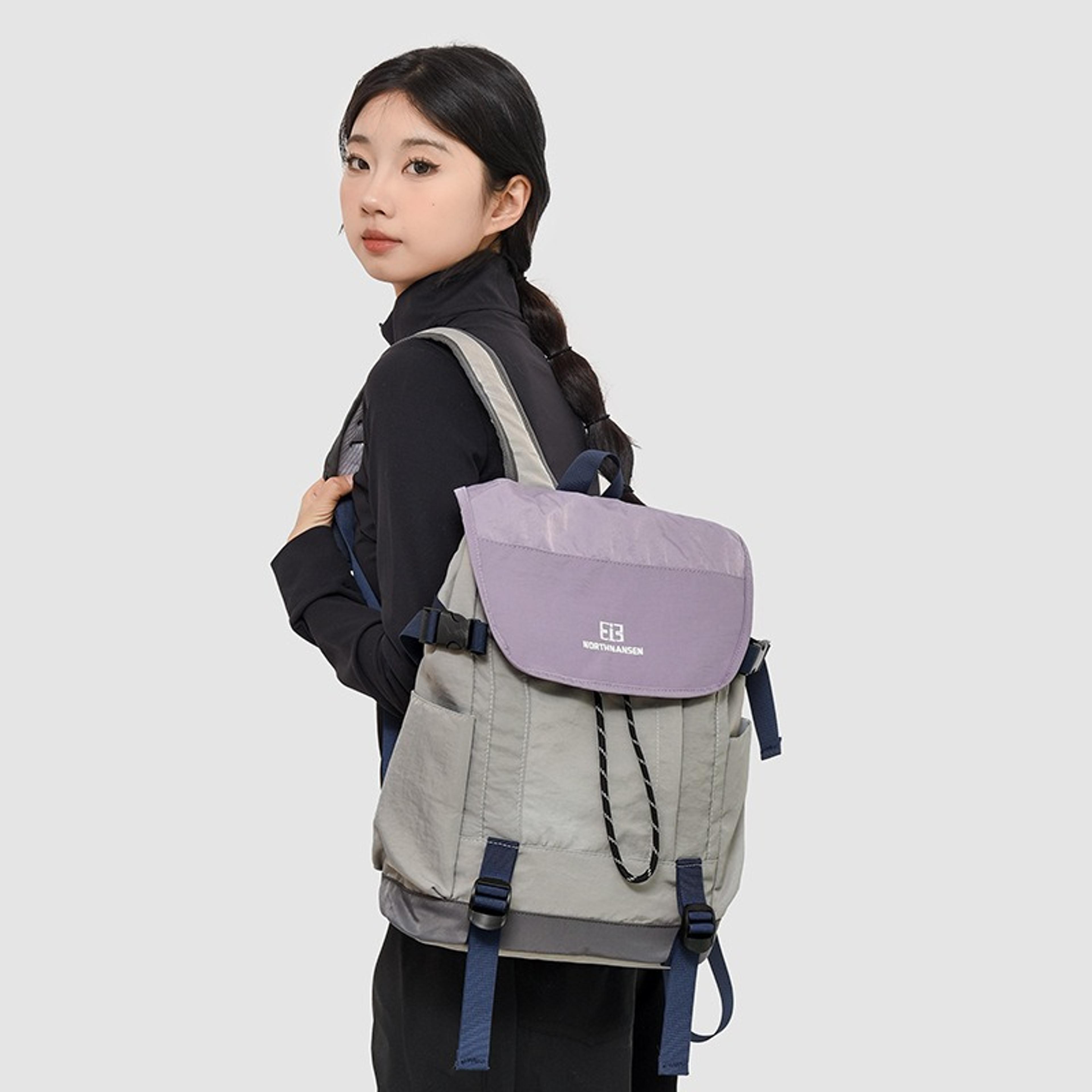 Vintage Large Capacity Backpack Multi Compartment Water Resistant Backpack For Travel 1