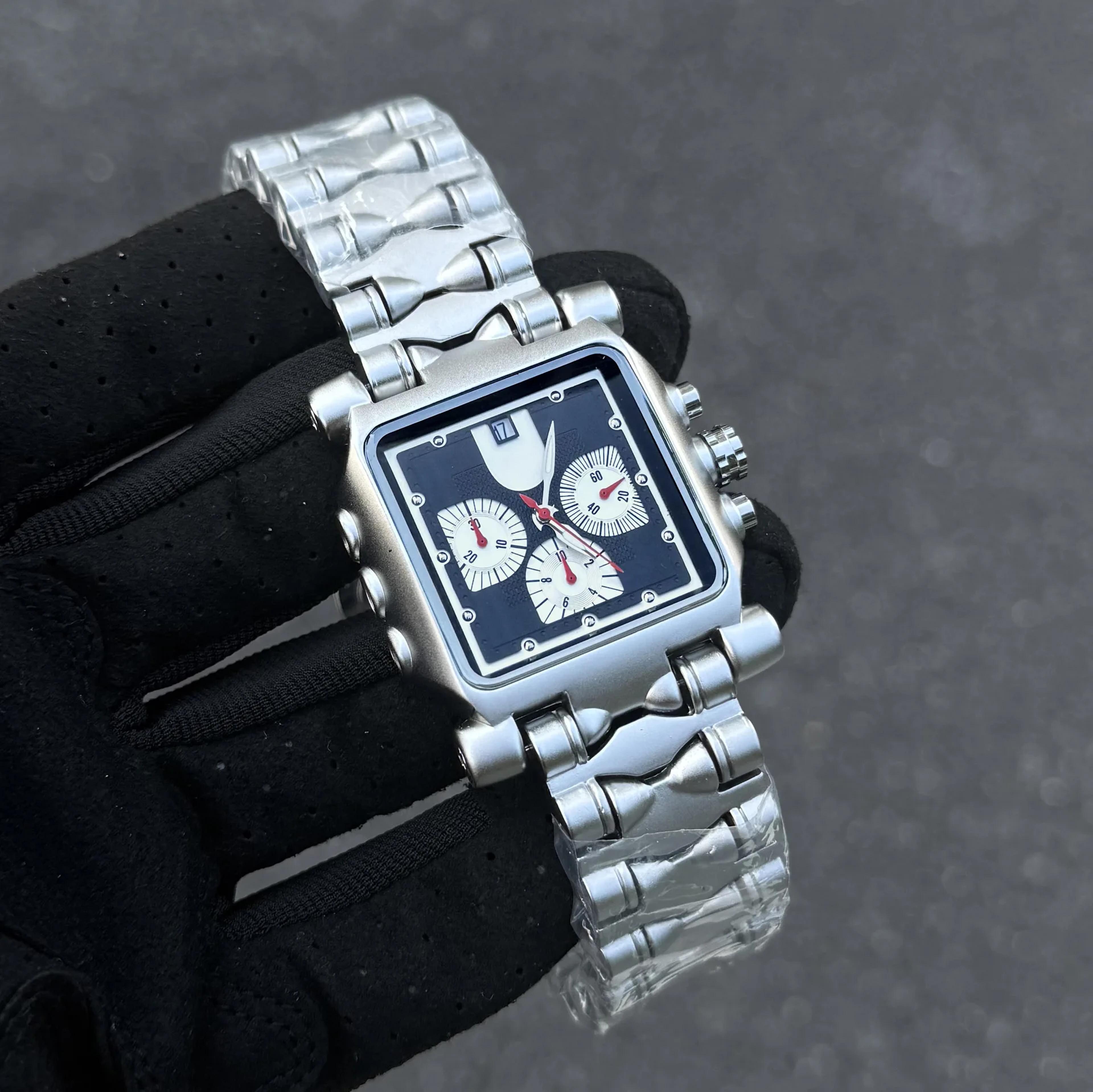 Multifunction Quartz Watch For Men Six Hand Large Dial Retro Statement Watch 10