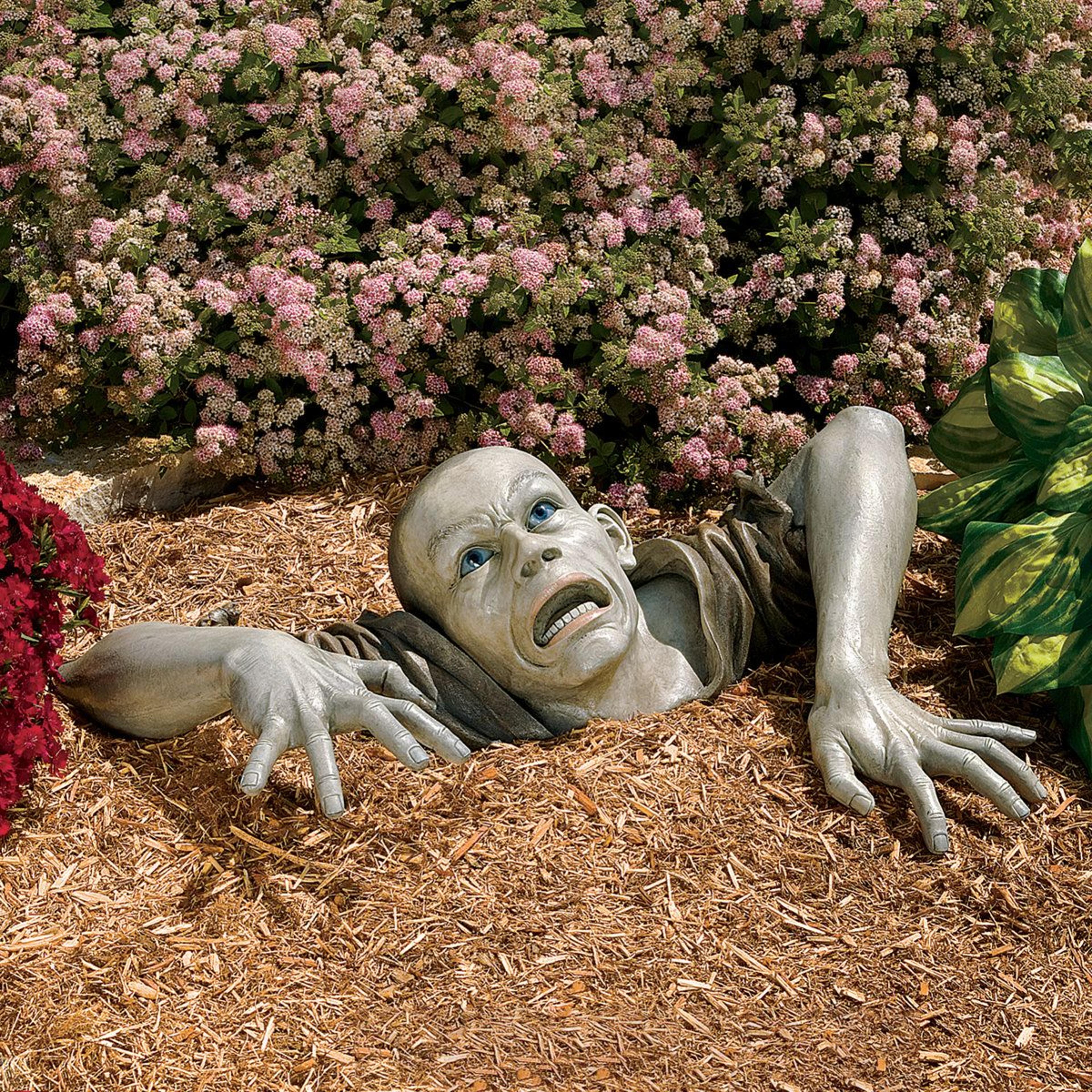 outdoor zombie halloween figurine weather resistant uv resistant resin decoration