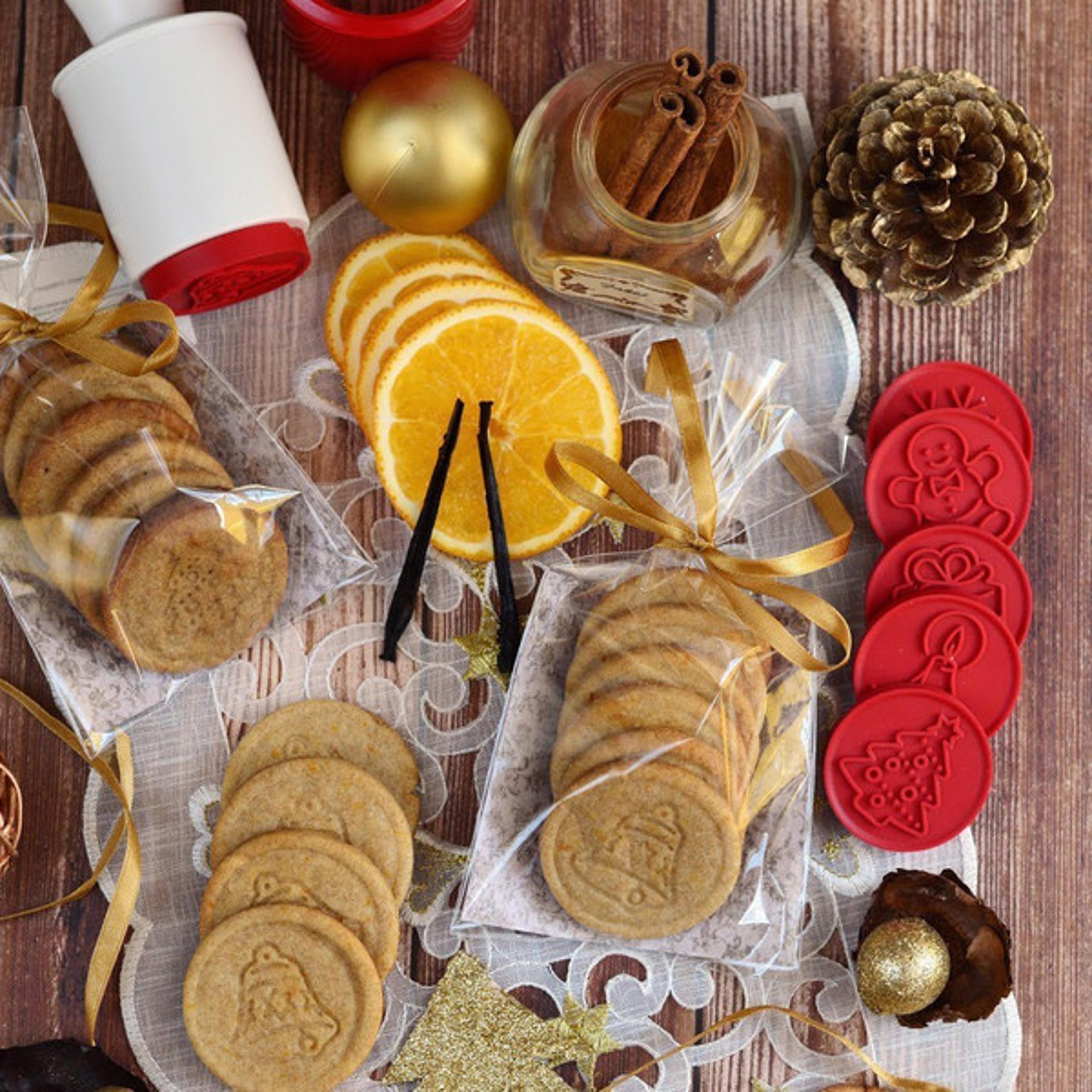 christmas cookie cutter & stamper mold