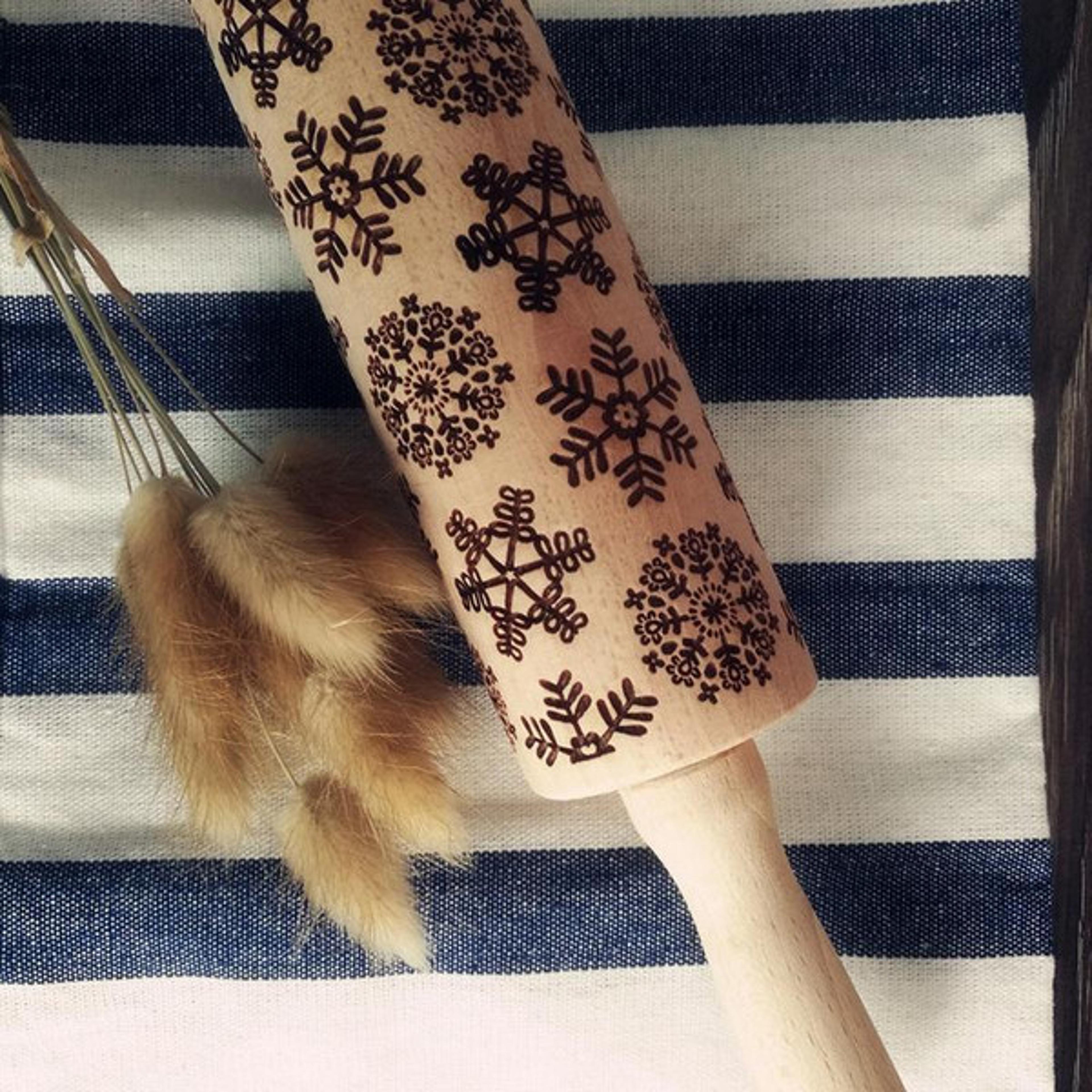 Christmas 3D Rolling Pin - Solid Maple Wood, Perfect for Holiday Baking, Great Gift for Bakers 3