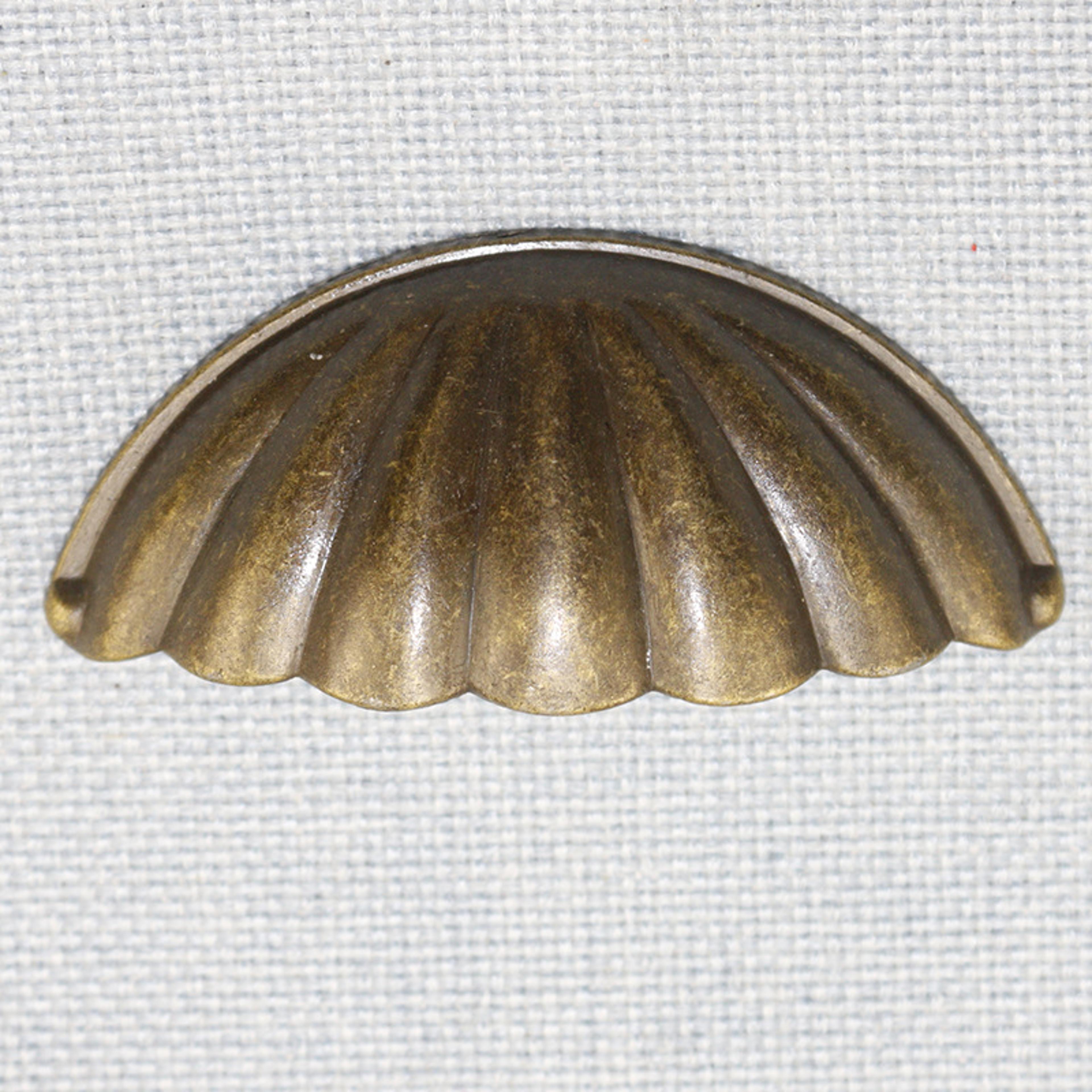 Antique Brass Shell Knob Vintage Cabinet Drawer Pull Handle 3