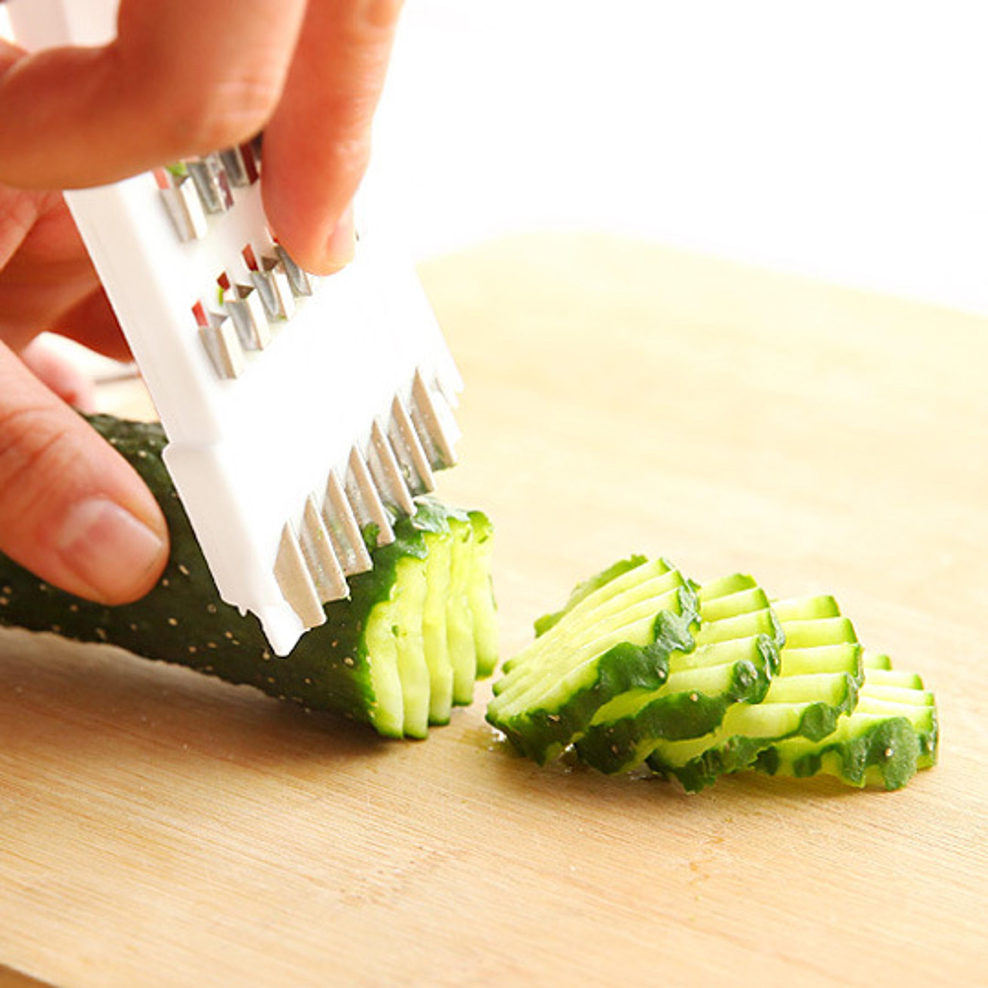 Premium Vegetable Grater  Fruit Cutter Kitchen Tool For Carrots Potatoes And More 2