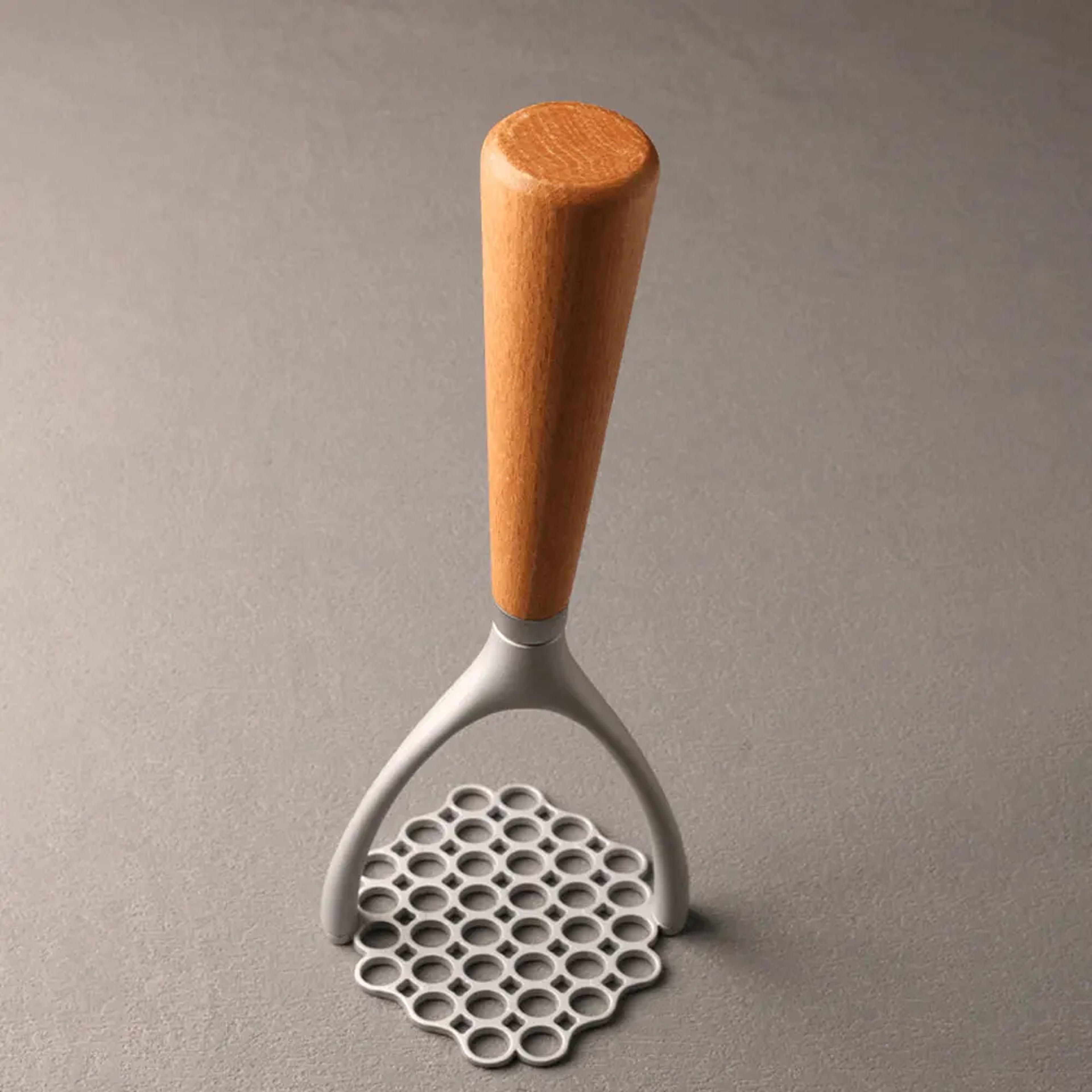 easy press potato masher and fruit press for smooth purees