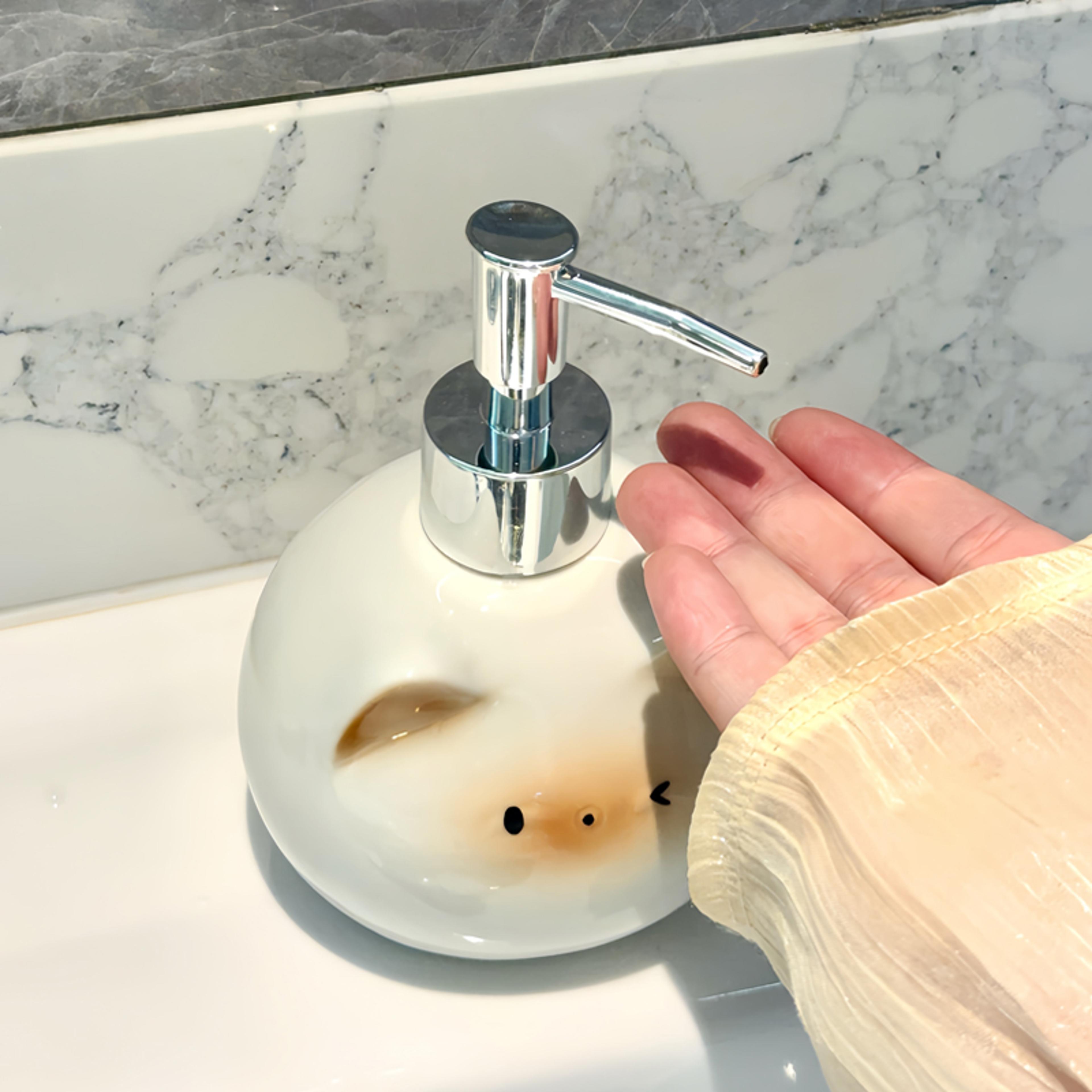 Ceramic Siamese Cat Shaped Soap  Hand Sanitizer Bottle Dispenser Decorative Refillable Bathroom Acc 3