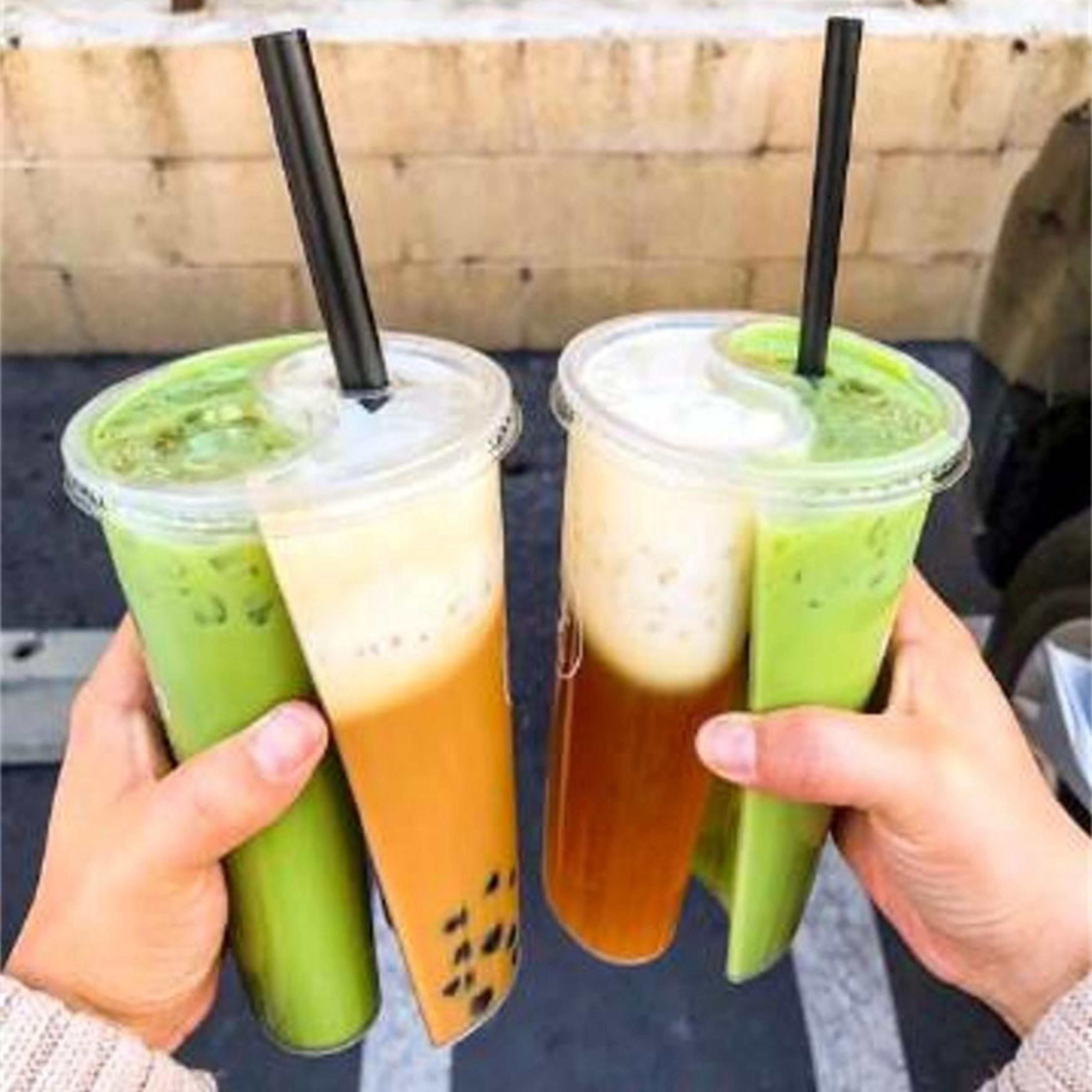 Disposable Plastic Cups With Lids For Bubble Tea  Smoothies 0
