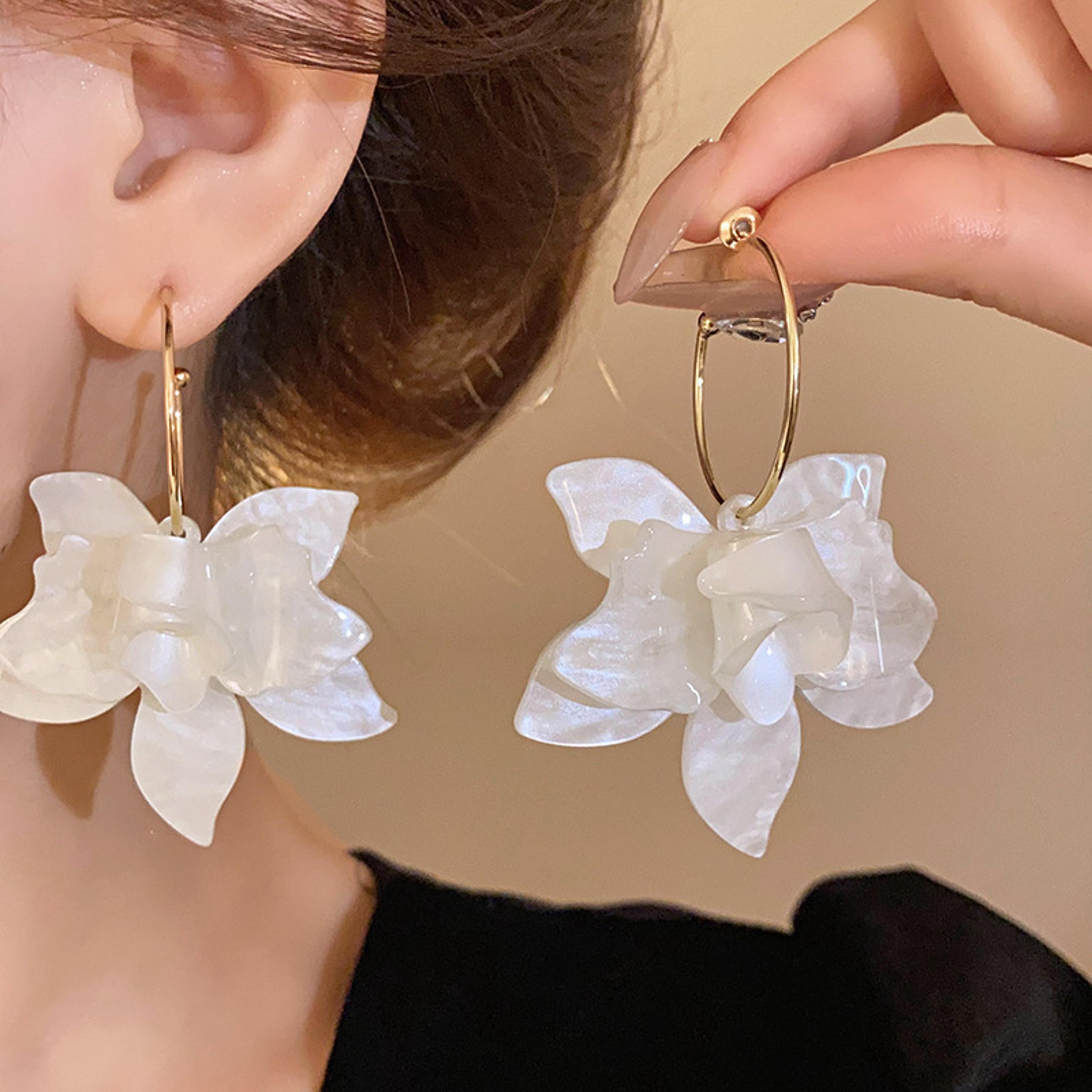 Vintage Flower Drop Earrings For Women White Acrylic Petal Wedding Statement Jewelry 2