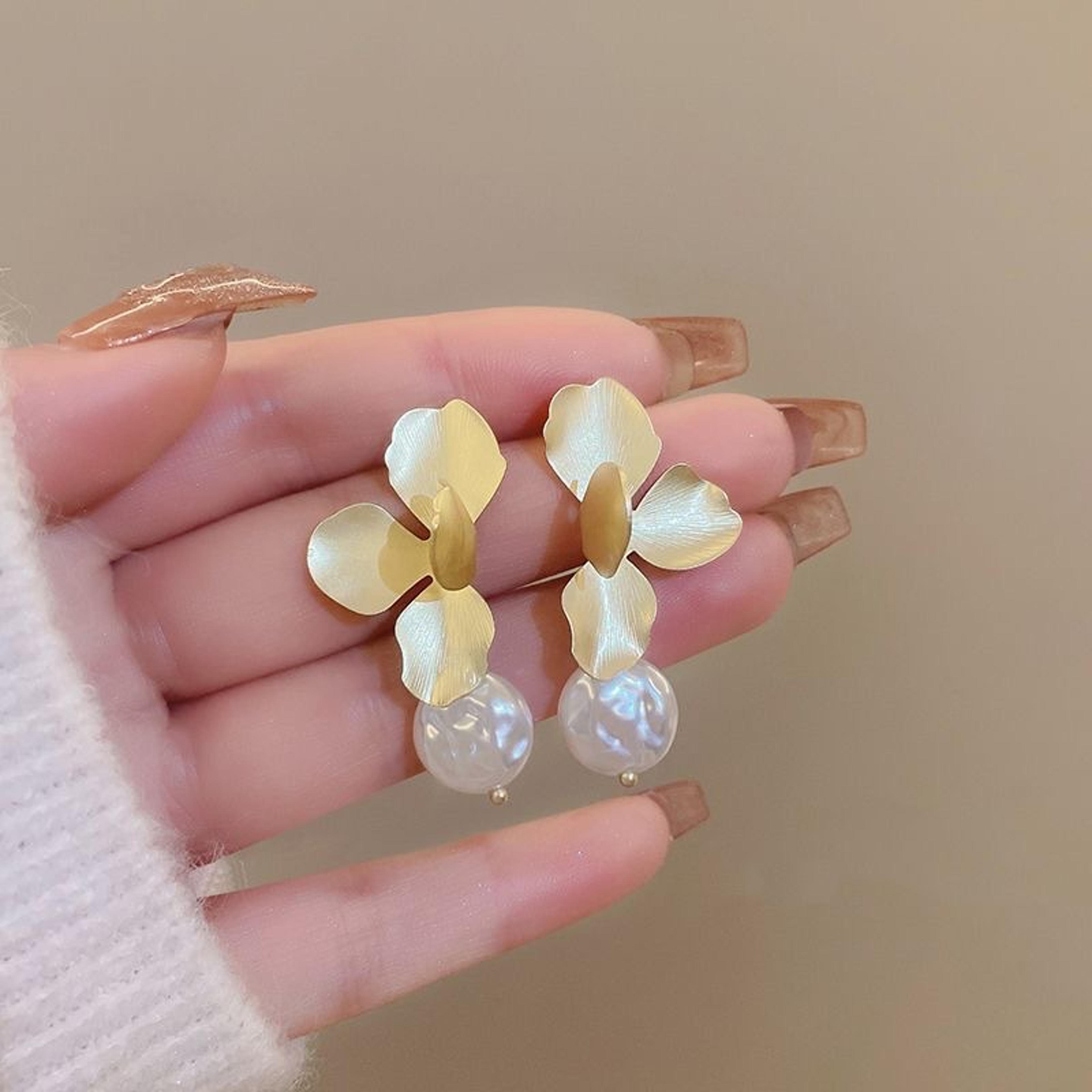 Retro Flower Drop Earrings With Pearl Accent Gold Statement Jewelry For Women 3