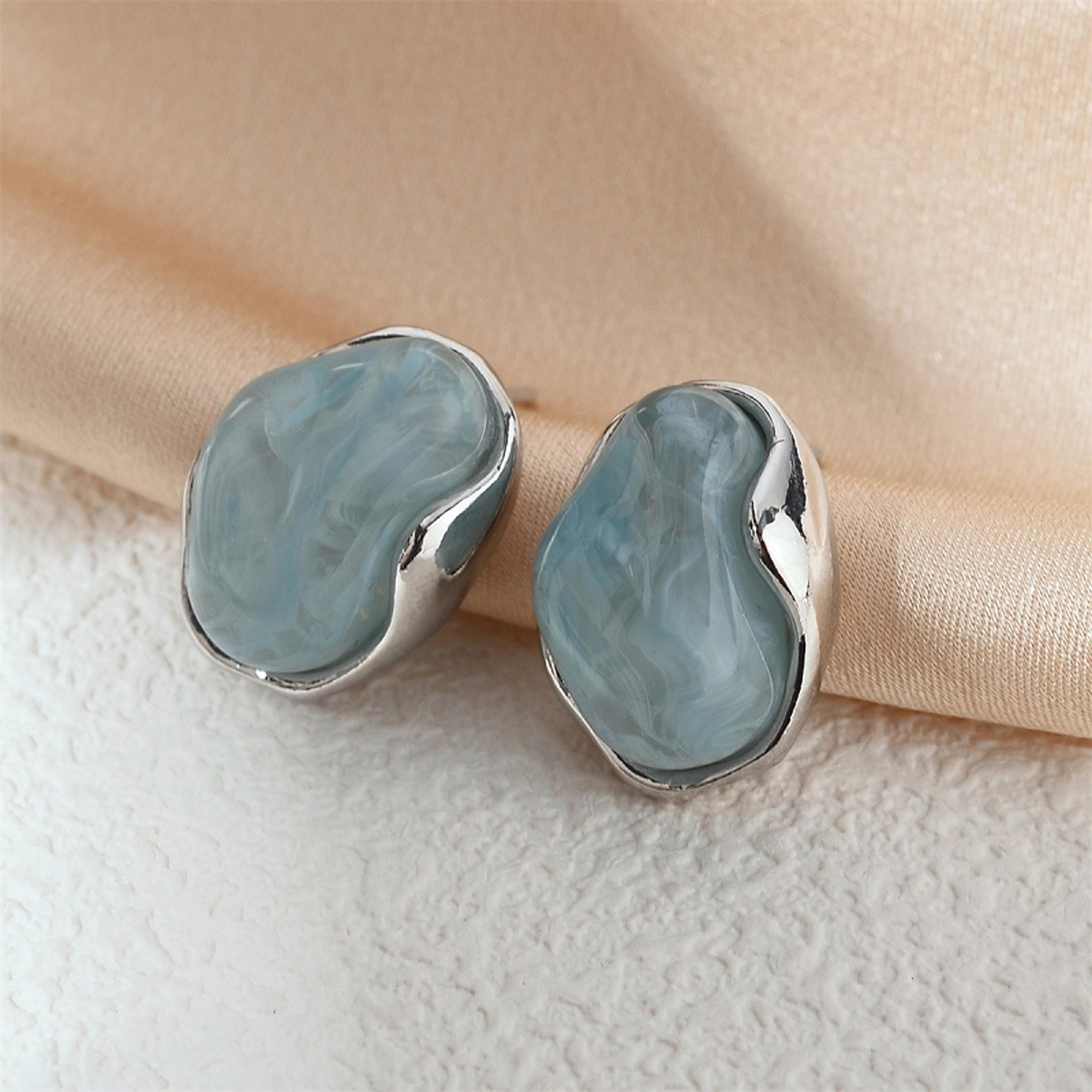 Elegant Amber Stone Earrings Irregular Geometric Stud Earrings For Women 6
