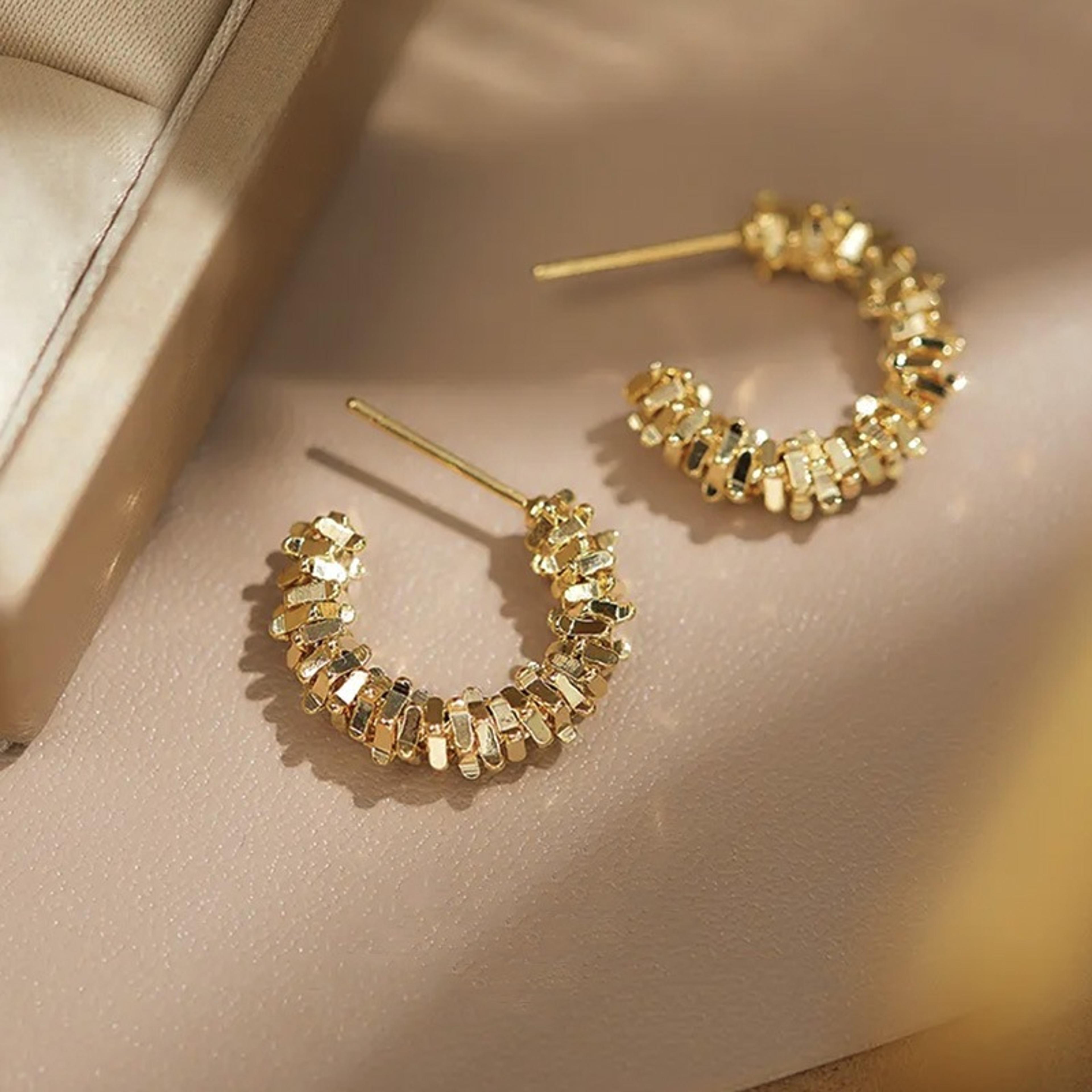 Vintage Twisted Wave Earrings For Women Elegant CShaped Earrings In Gold  Silver 6