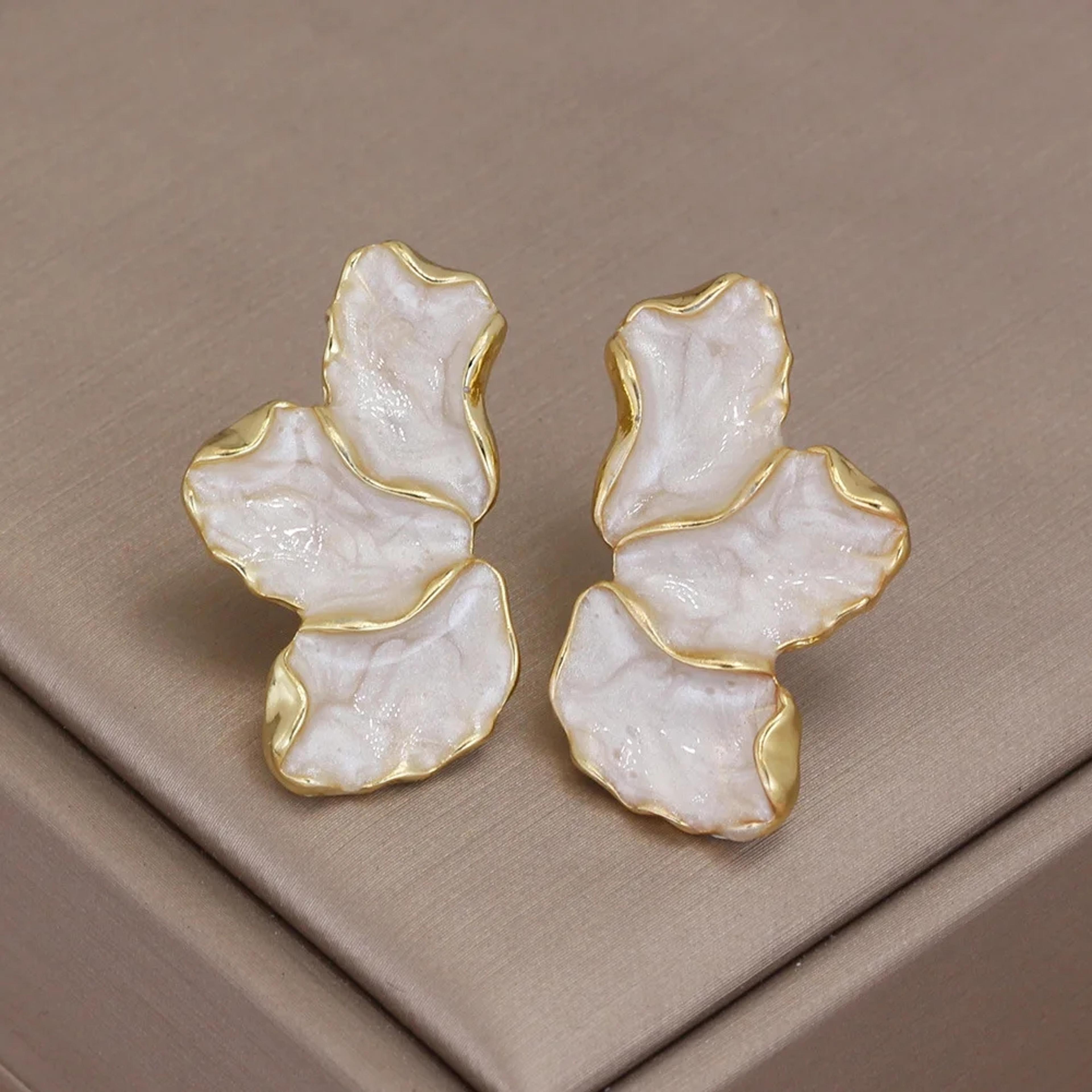 Elegant Flower Earrings White Enamel Petal Stud Earrings For Women 3