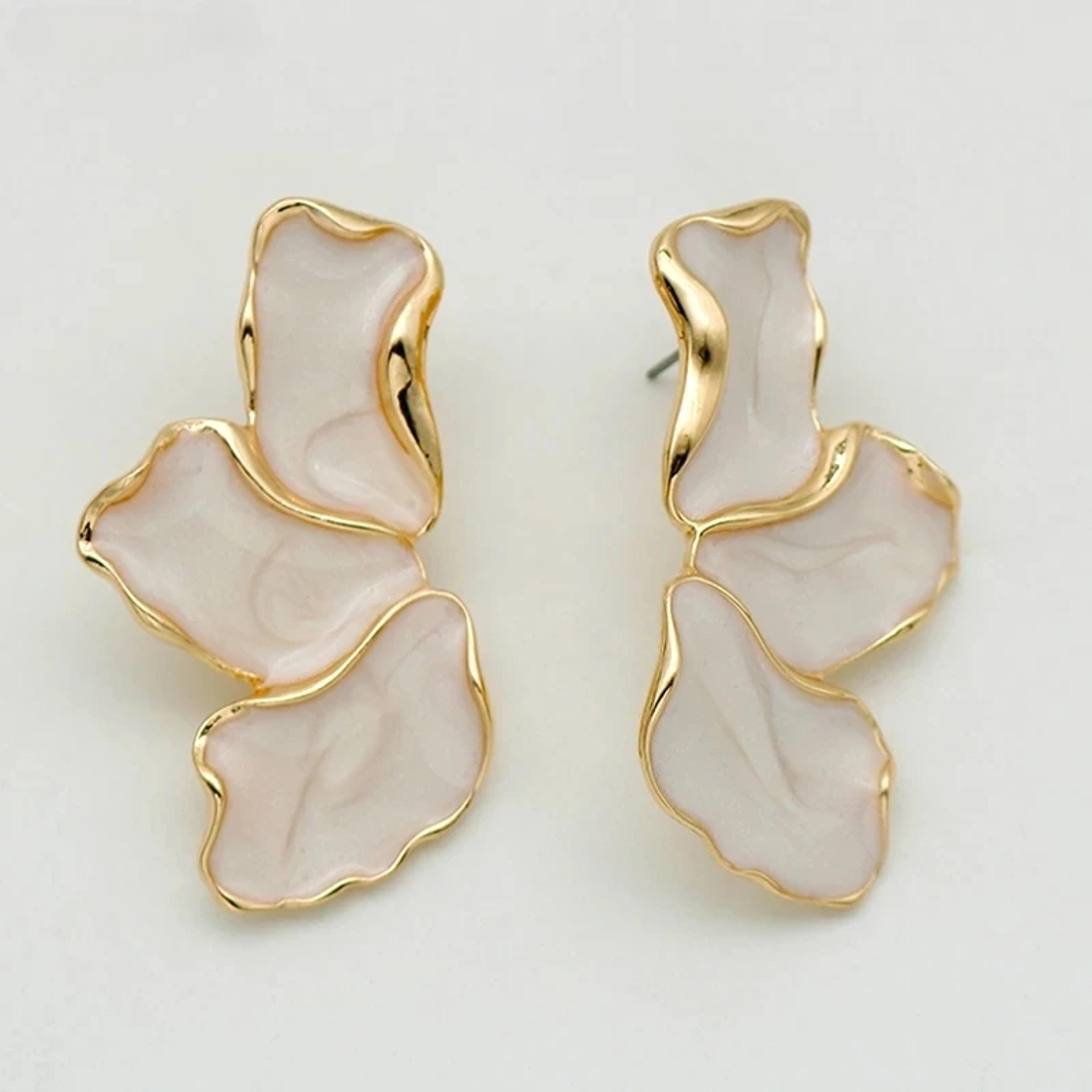 Elegant Flower Earrings White Enamel Petal Stud Earrings For Women 5