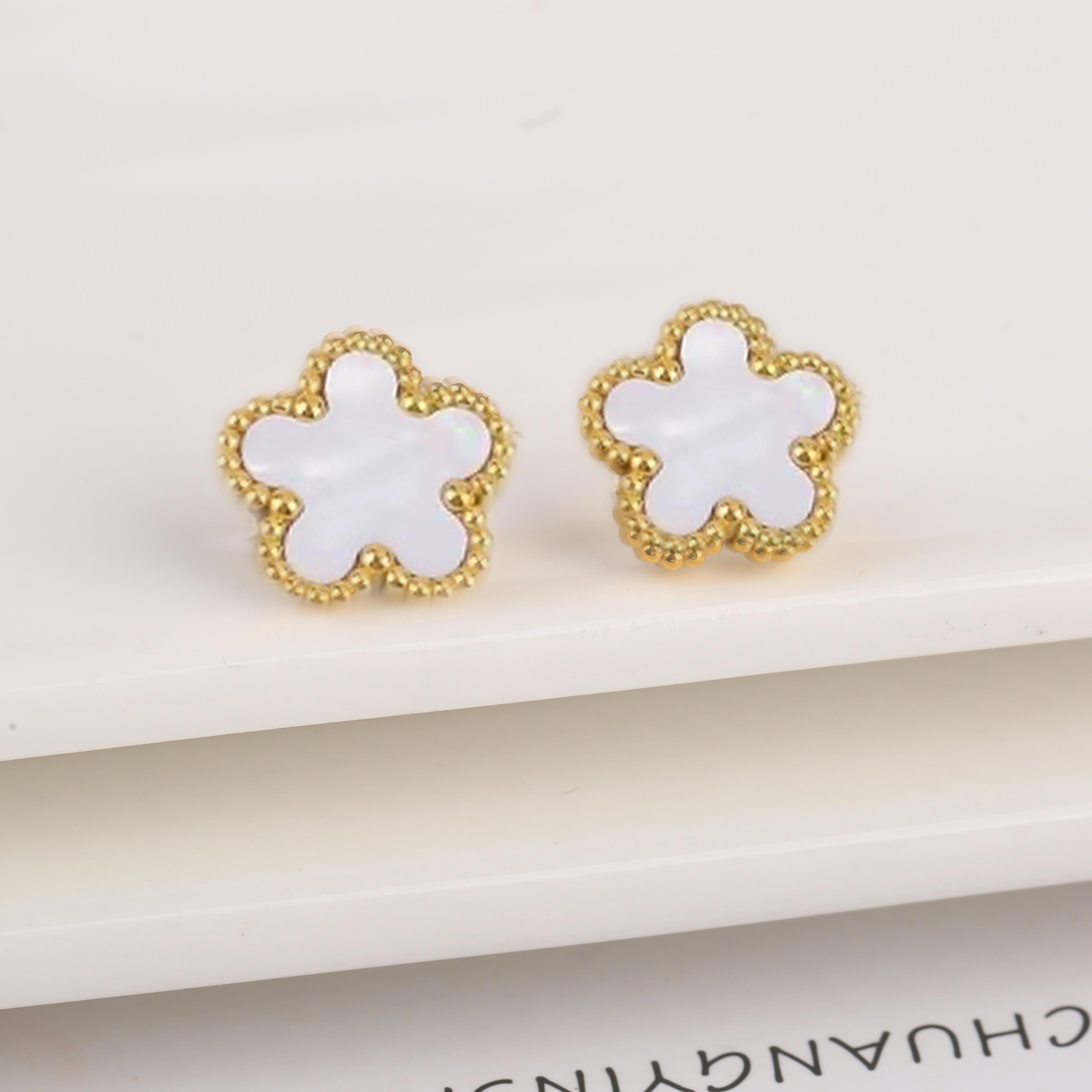 Elegant Stainless Steel Jewelry Set With Five Leaf Flower Necklace Bracelet  Earrings For Women 7